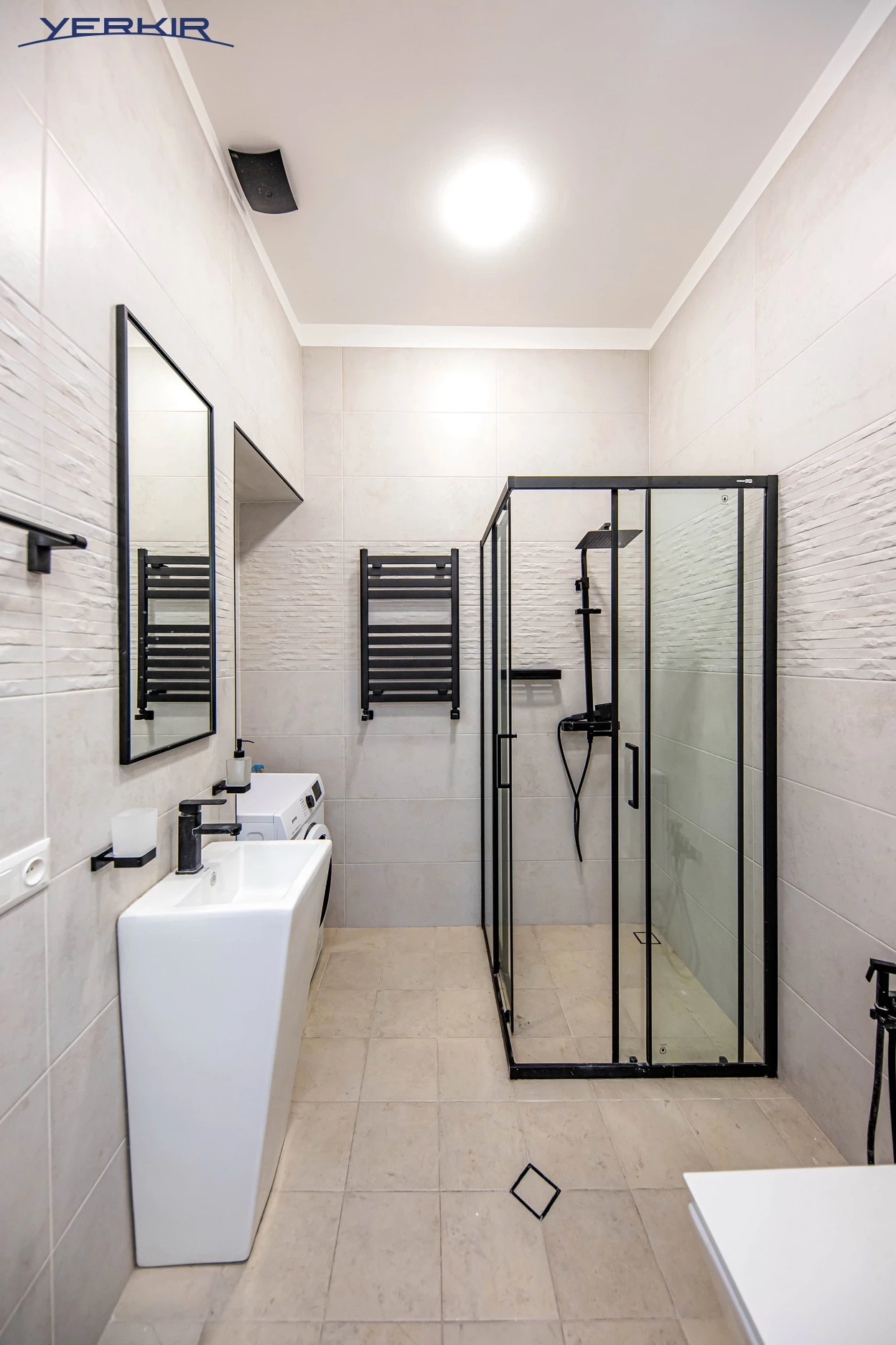 Apartments Code: 5+418467