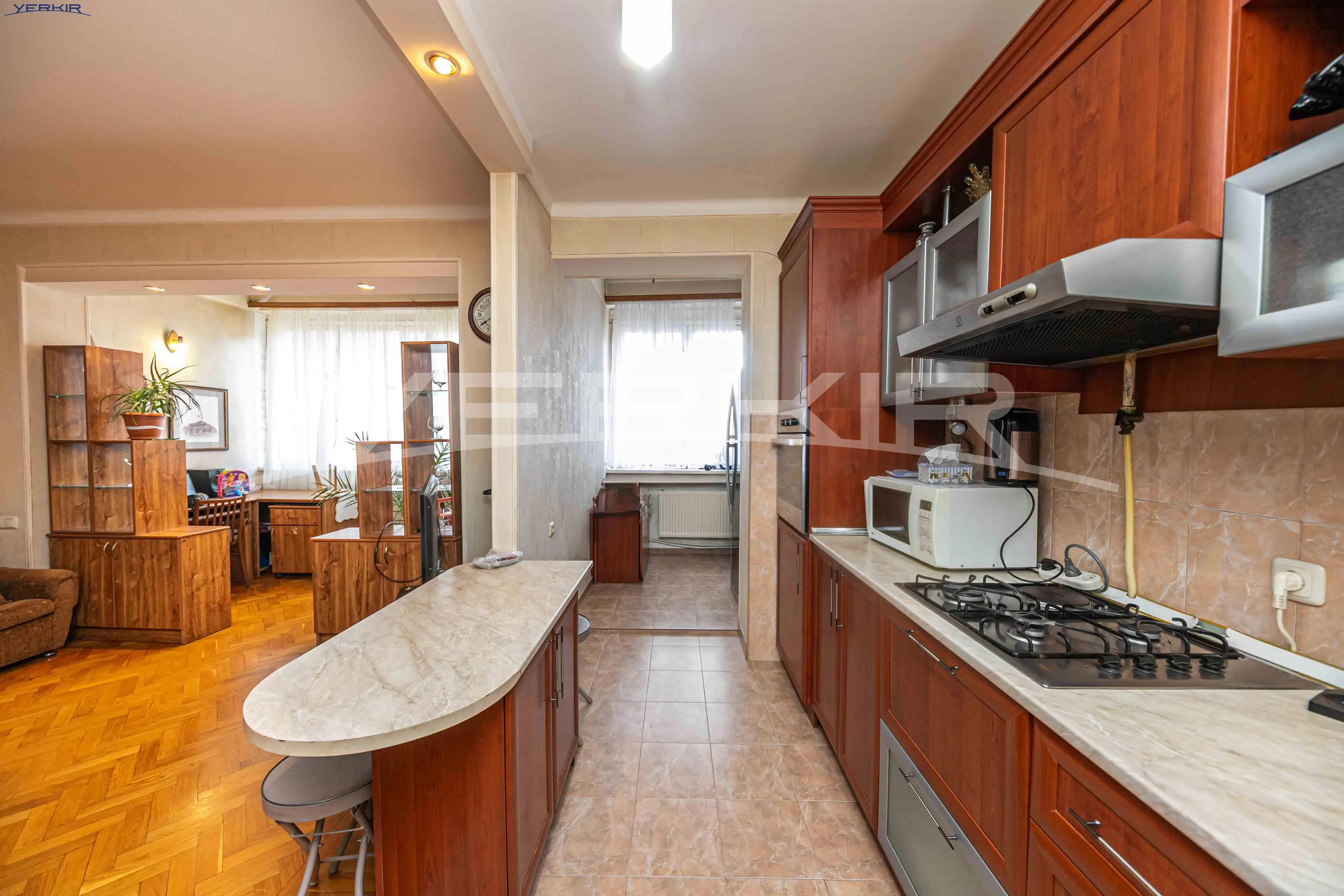 Apartments Code: 10+3472639