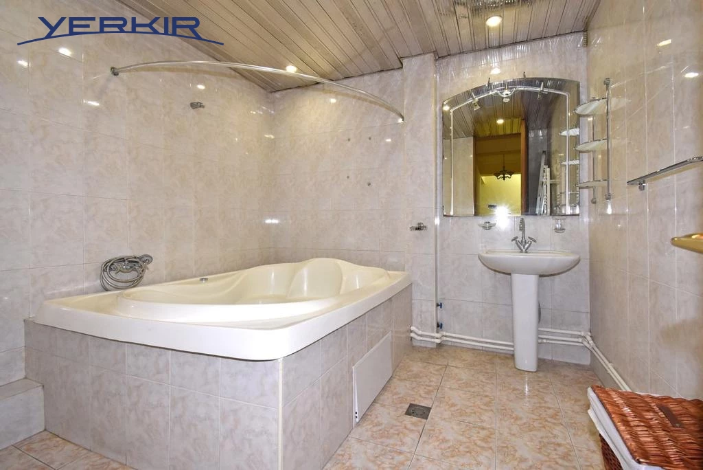 Բնակարաններ Կոդ` 10+807970