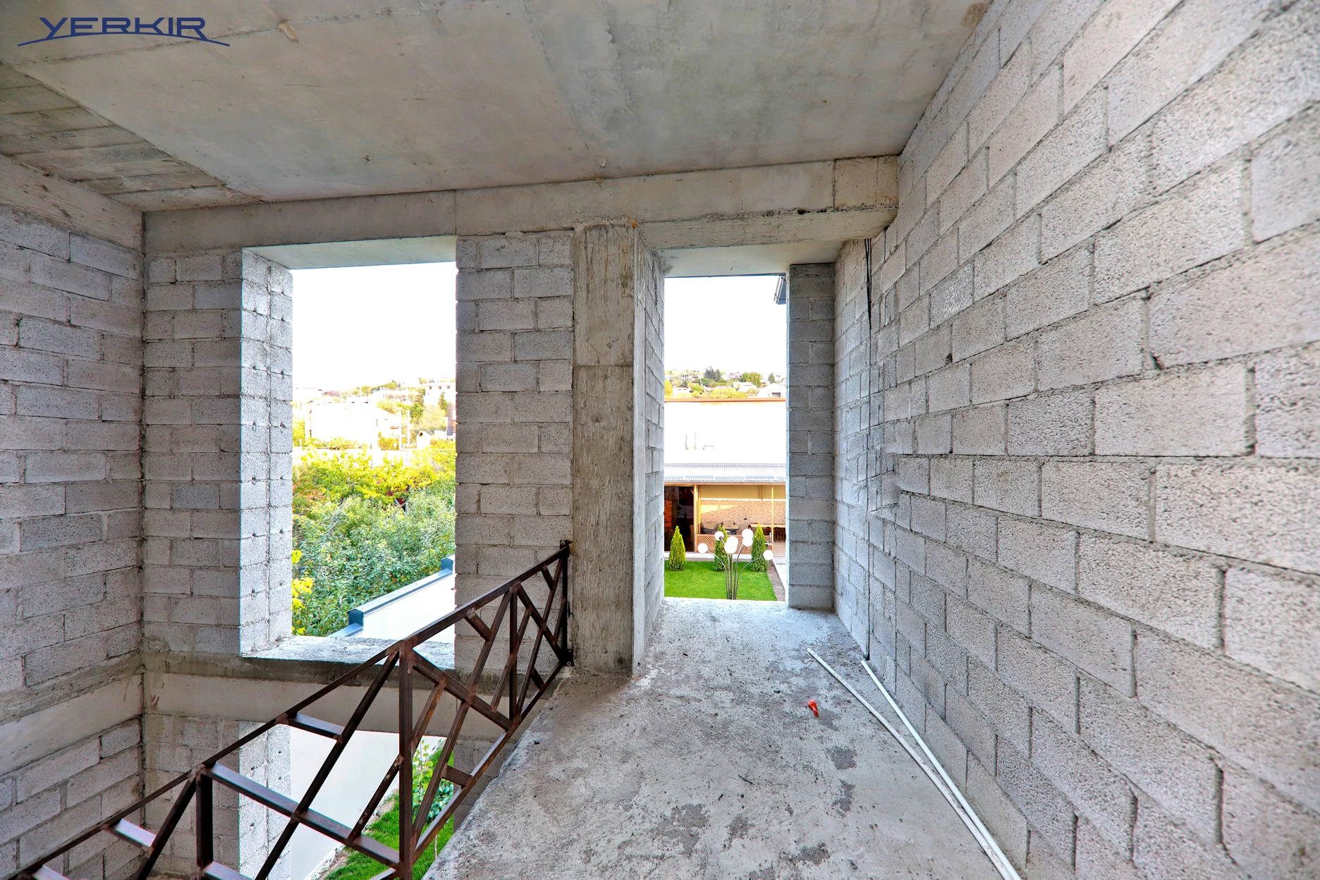 Houses Code: 3+513795