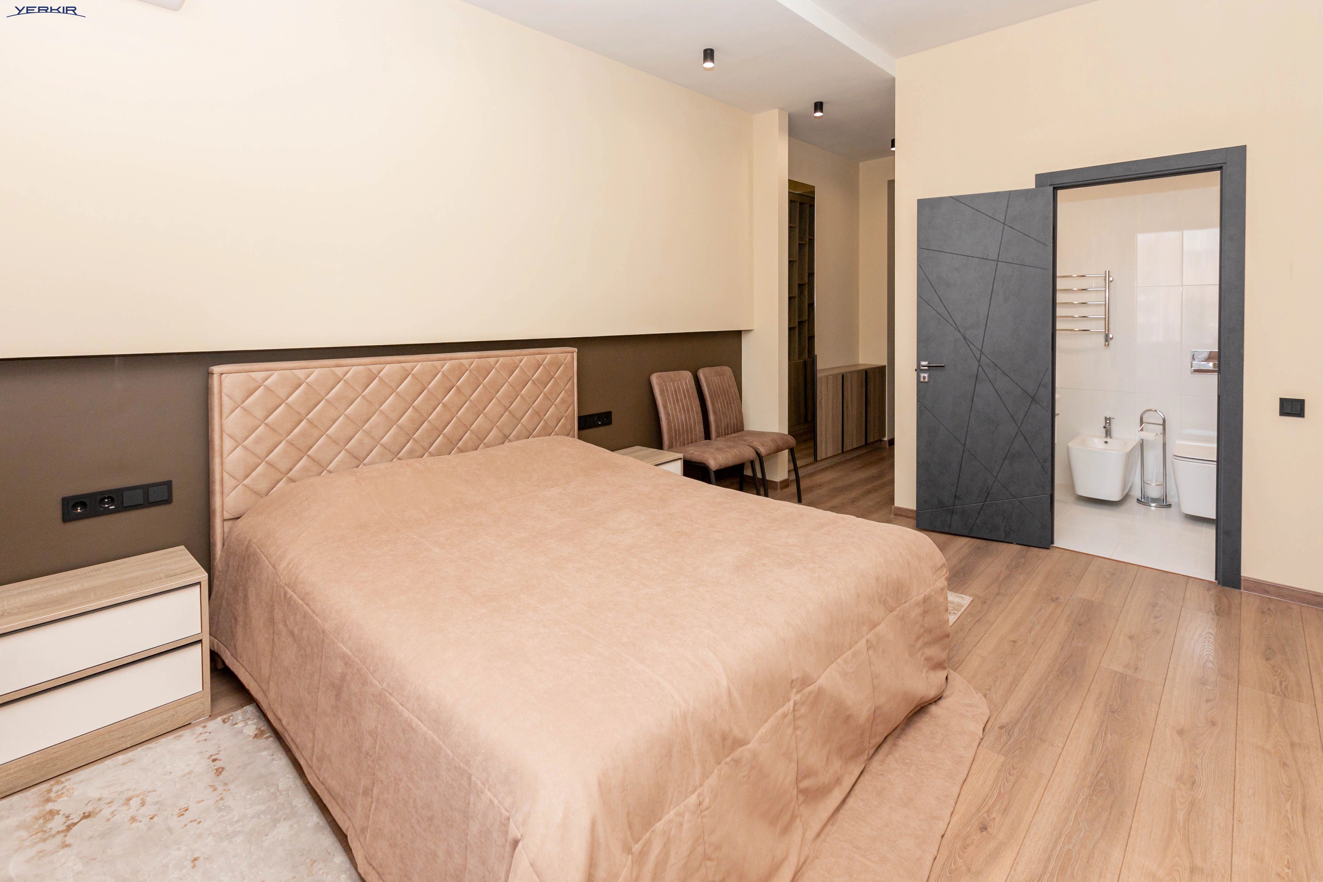 Apartments Code: 10+419408