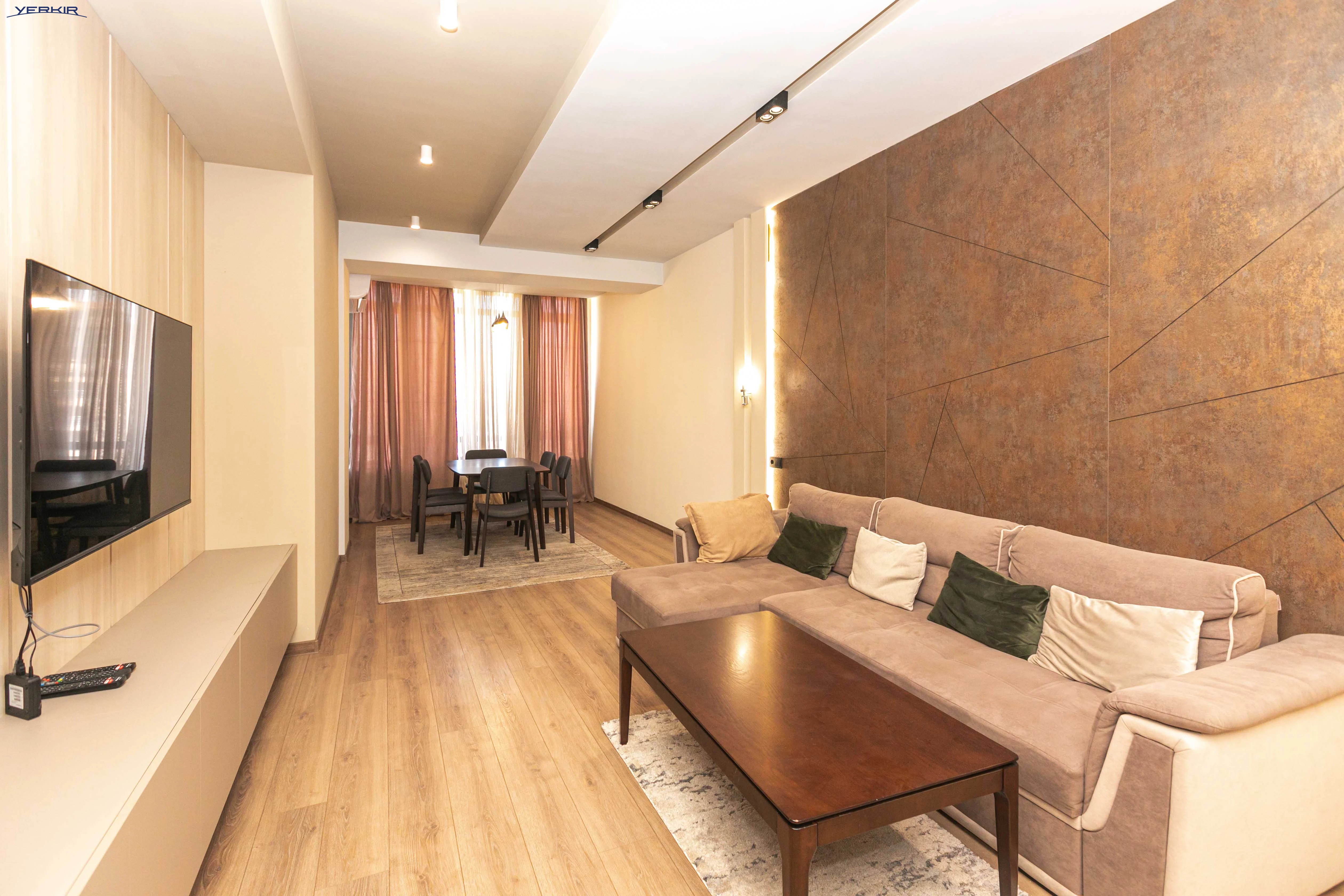 Apartments Code: 10+419408