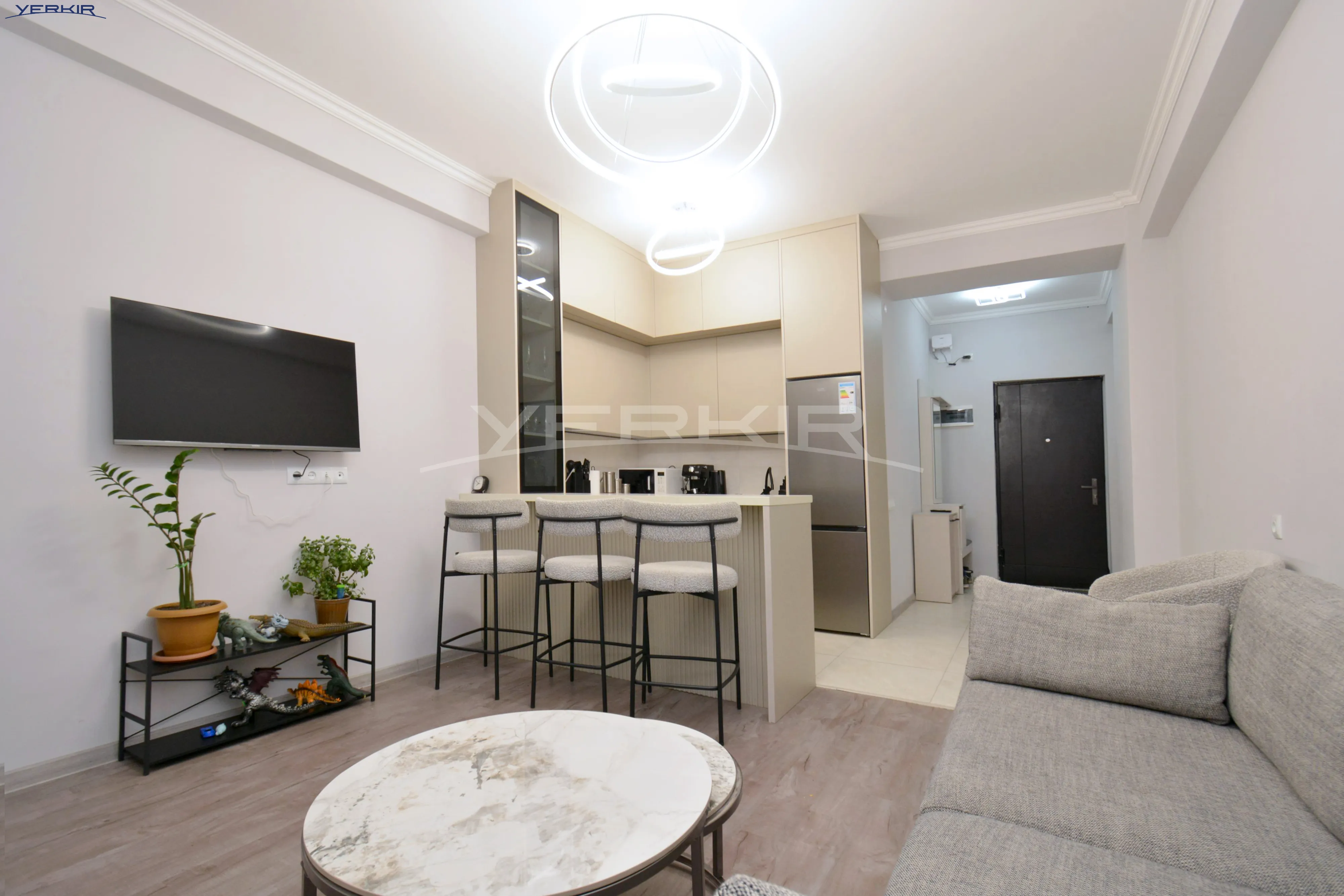 Apartments Code: 9+3714189