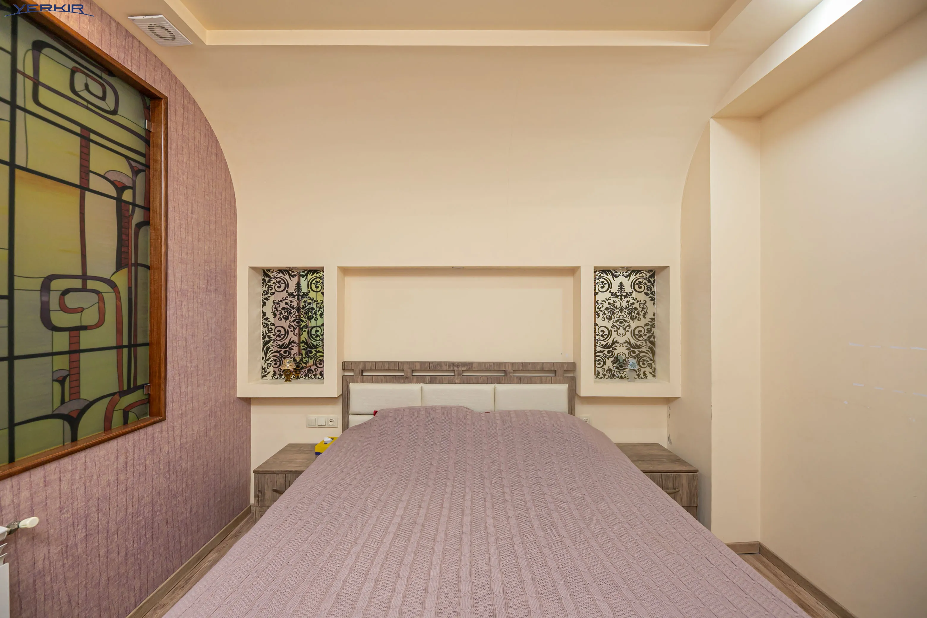 Apartments Code: 9+3621224