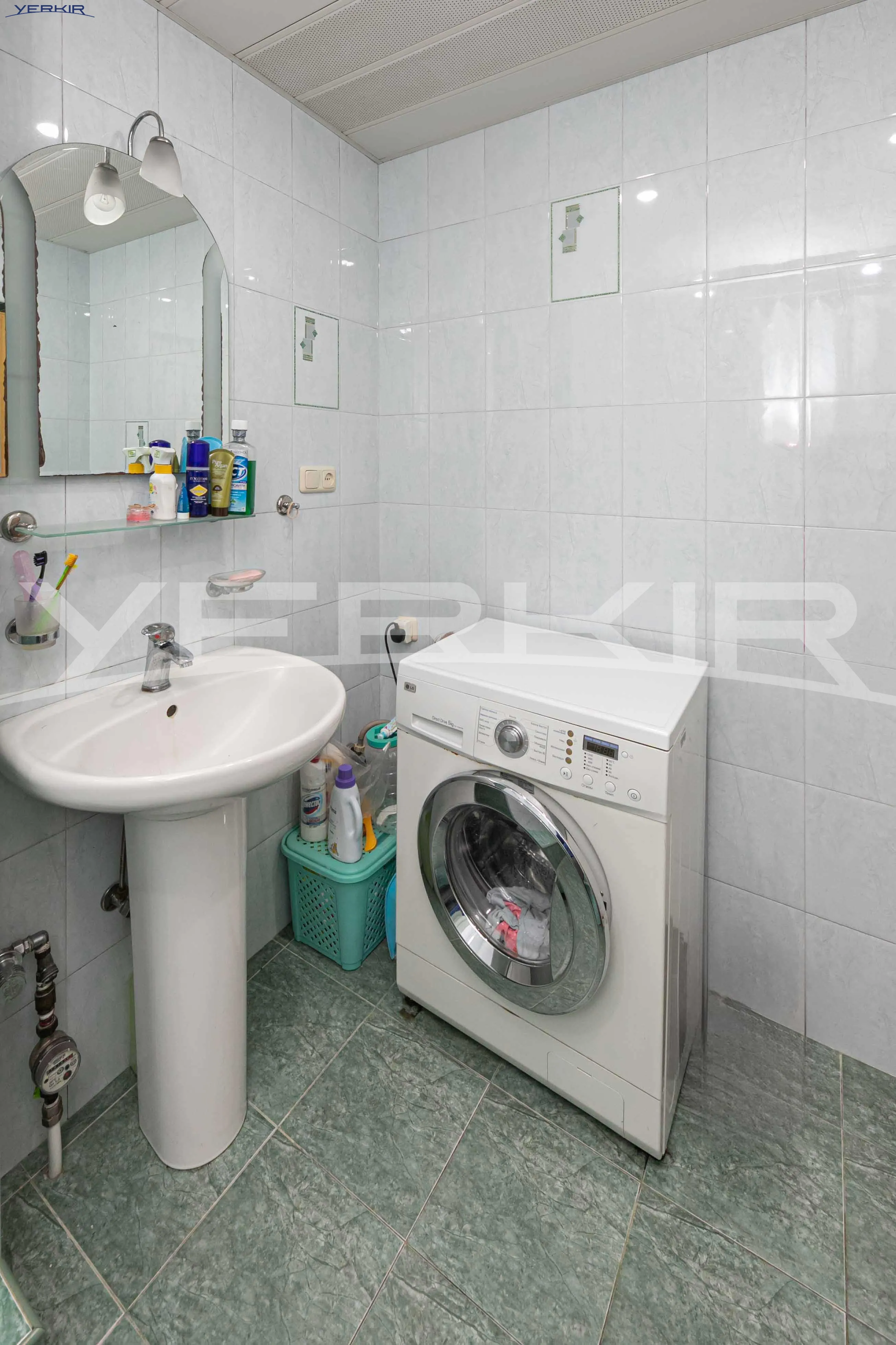 Apartments Code: 10+3472639