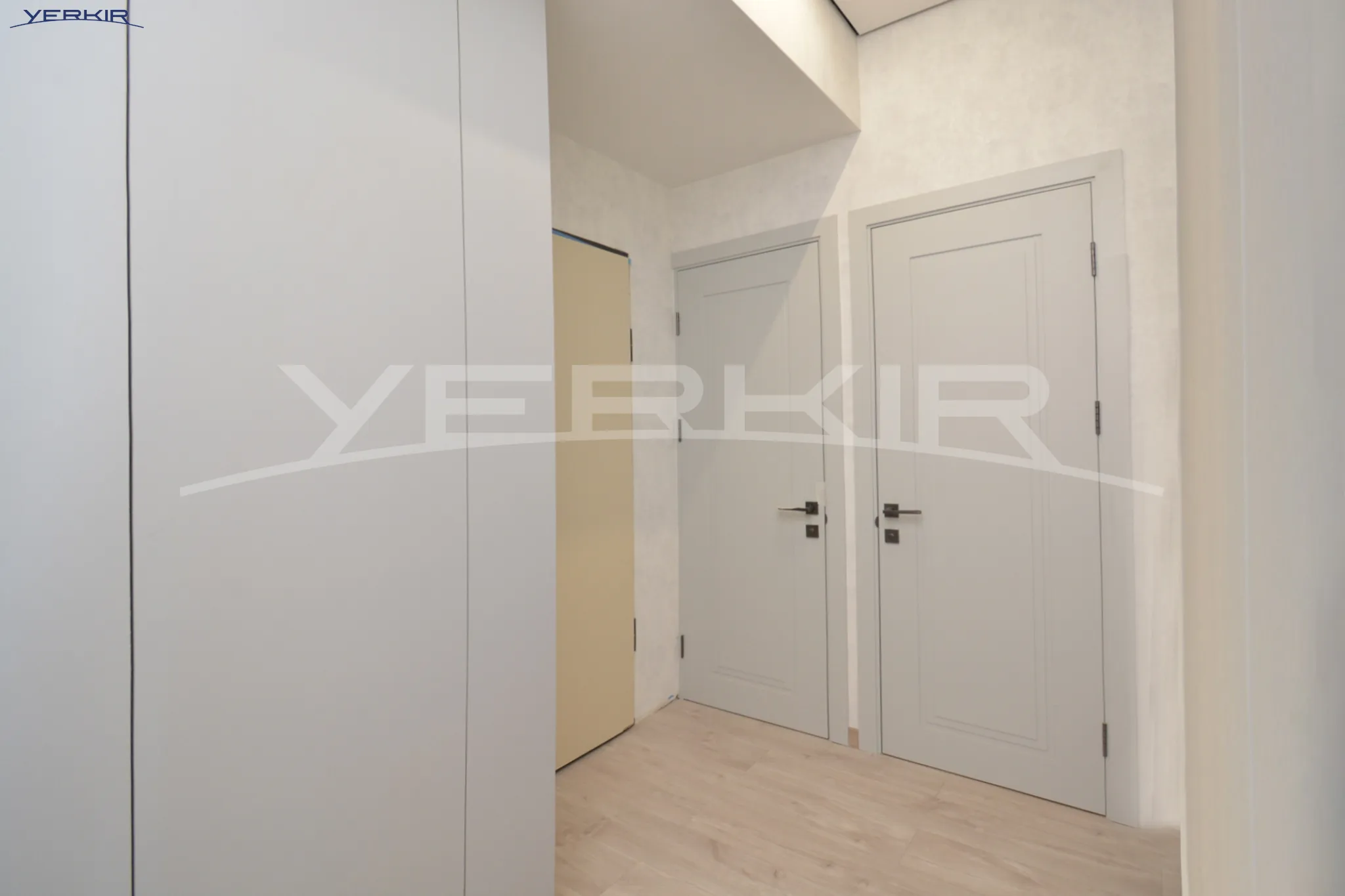Apartments Code: 9+2424406