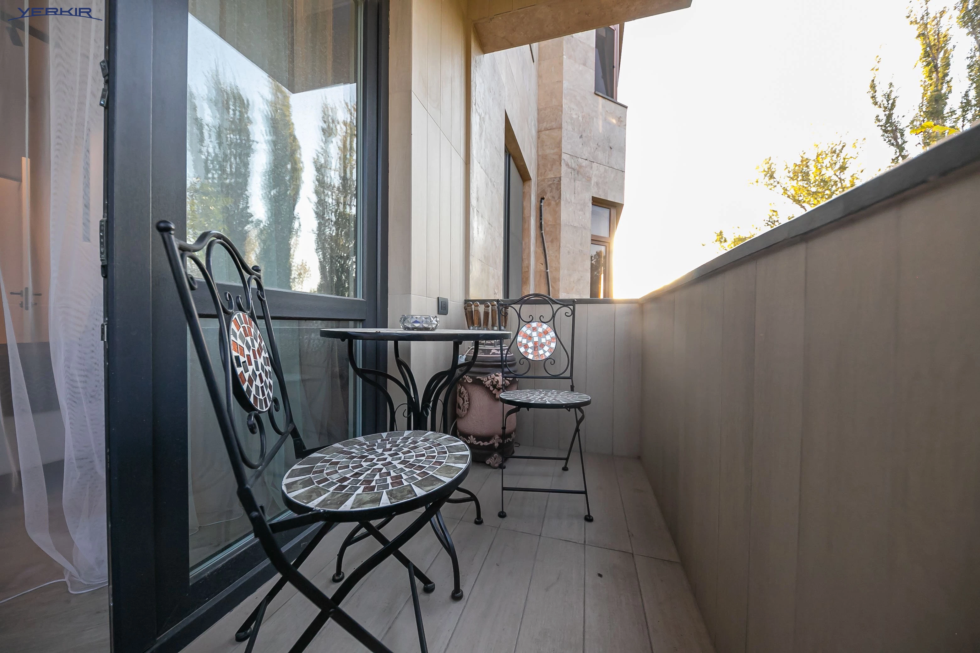 Apartments Code: 9+420819