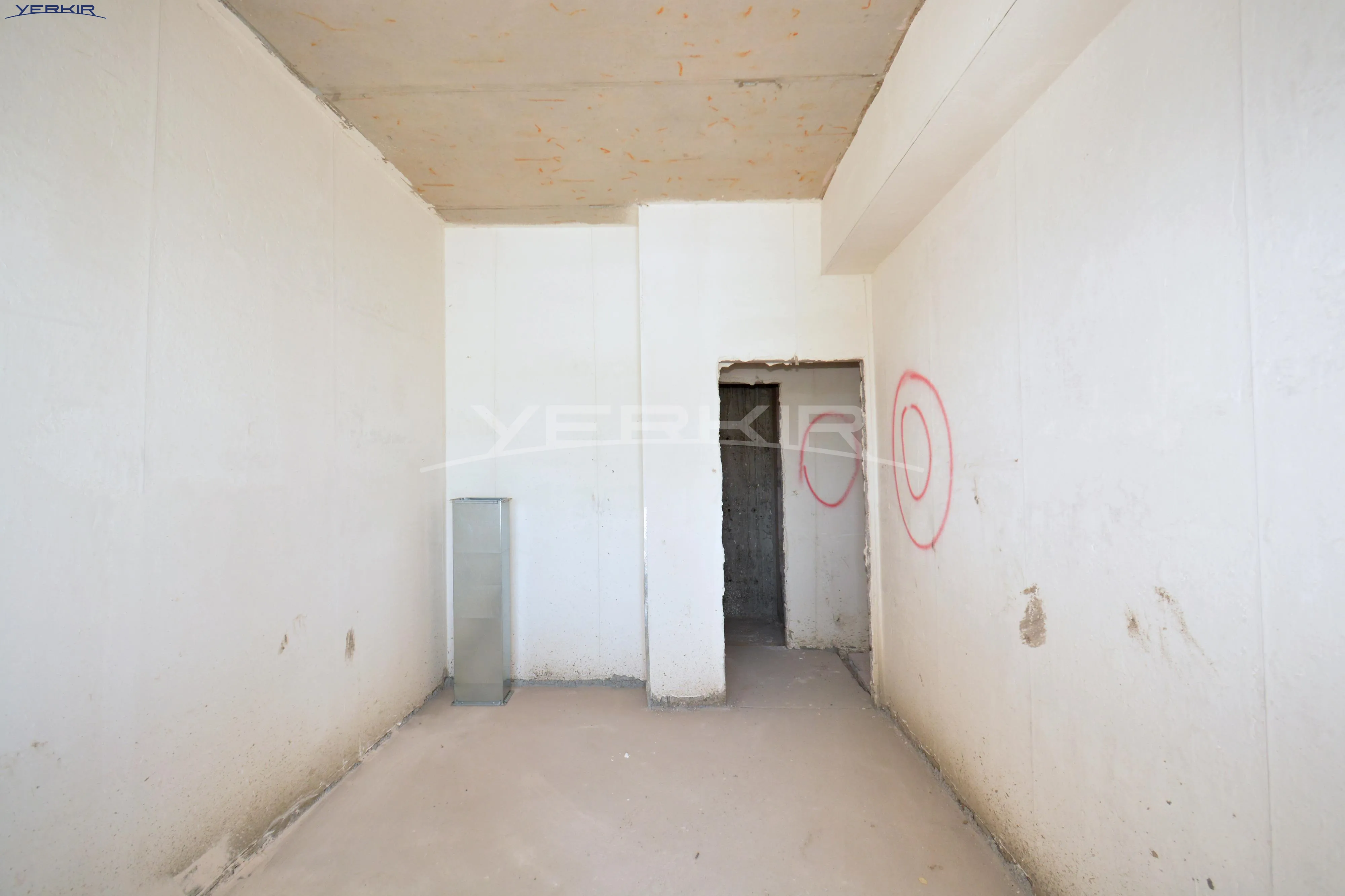 Apartments Code: 9+3341311