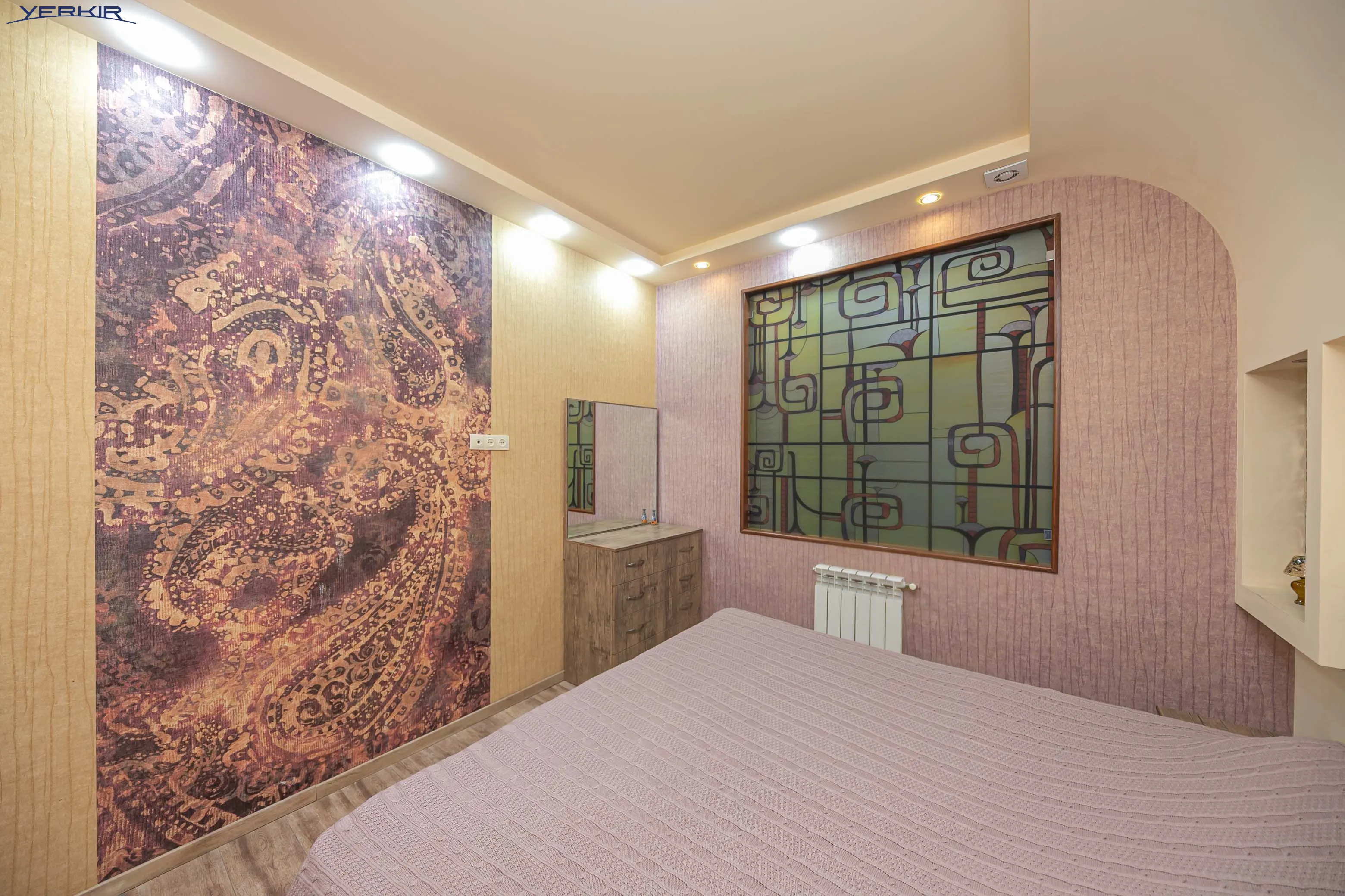 Apartments Code: 9+3621224