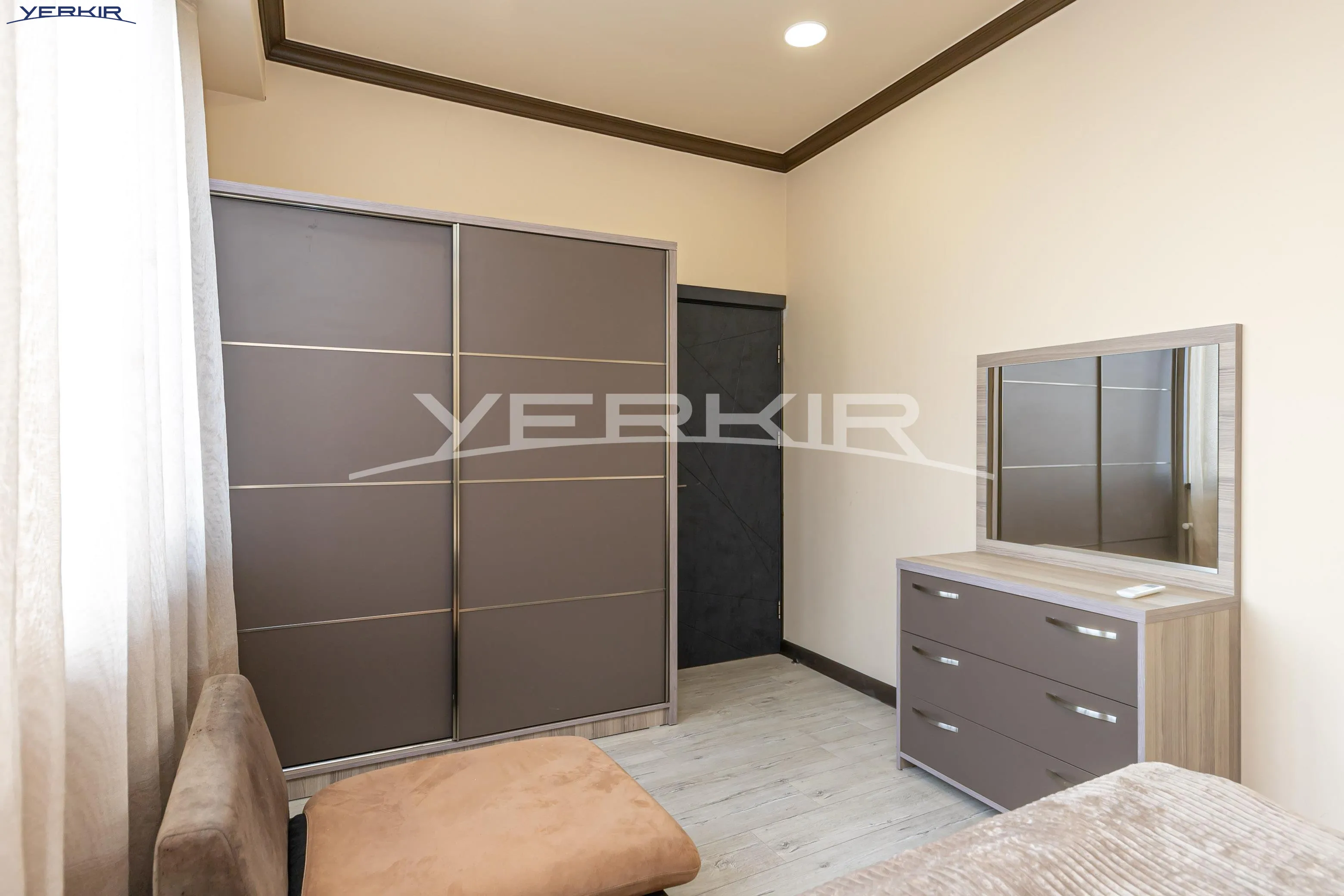 Apartments Code: 10+3701349