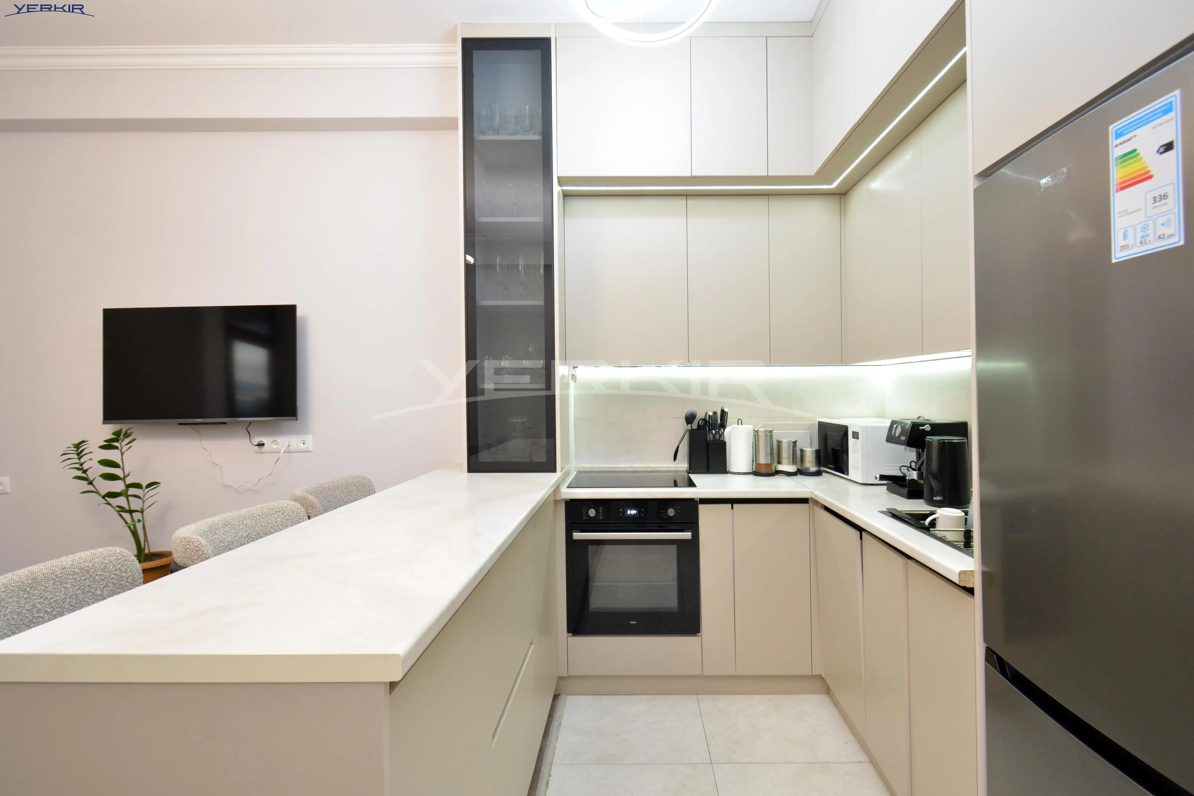 Apartments Code: 9+3714189