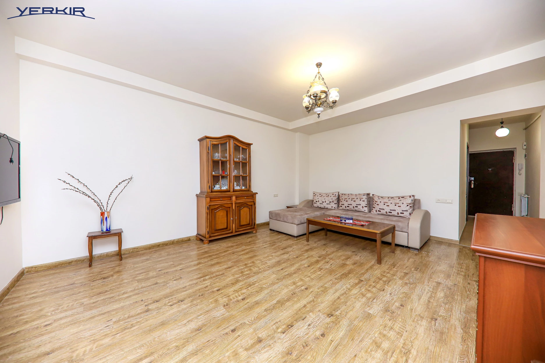 Apartments Code: 5+207405