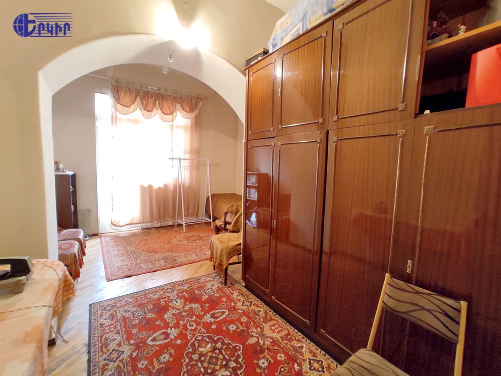 Բնակարաններ Կոդ` 10+301350