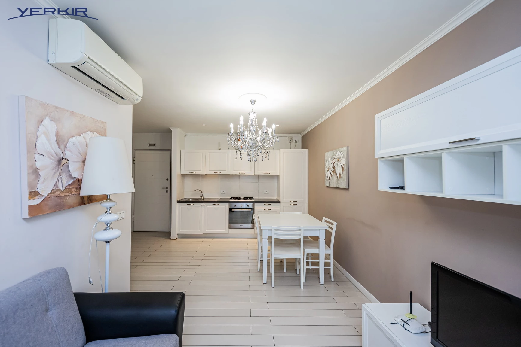 Apartments Code: 5+217211