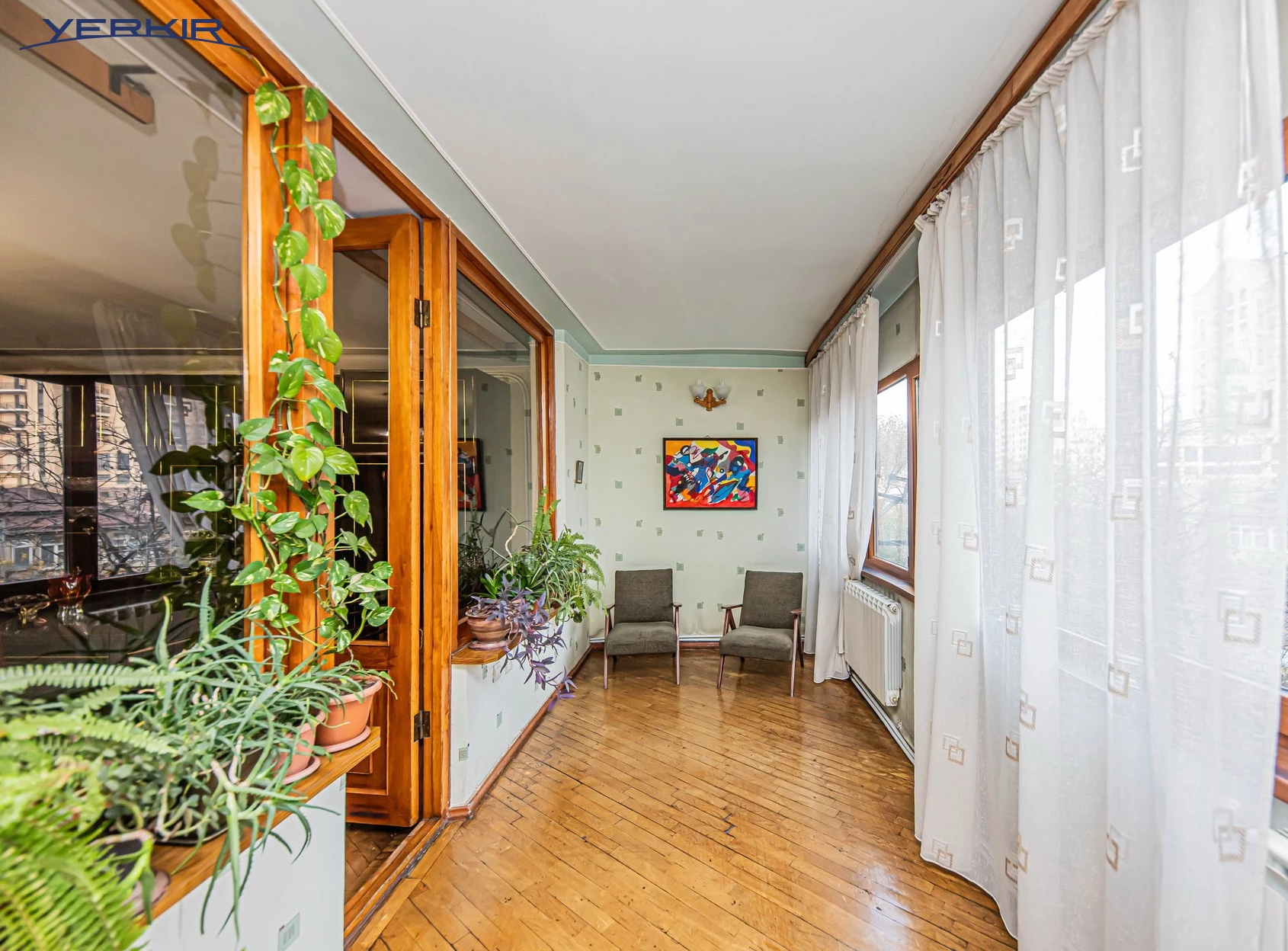 Apartments Code: 5+3349843