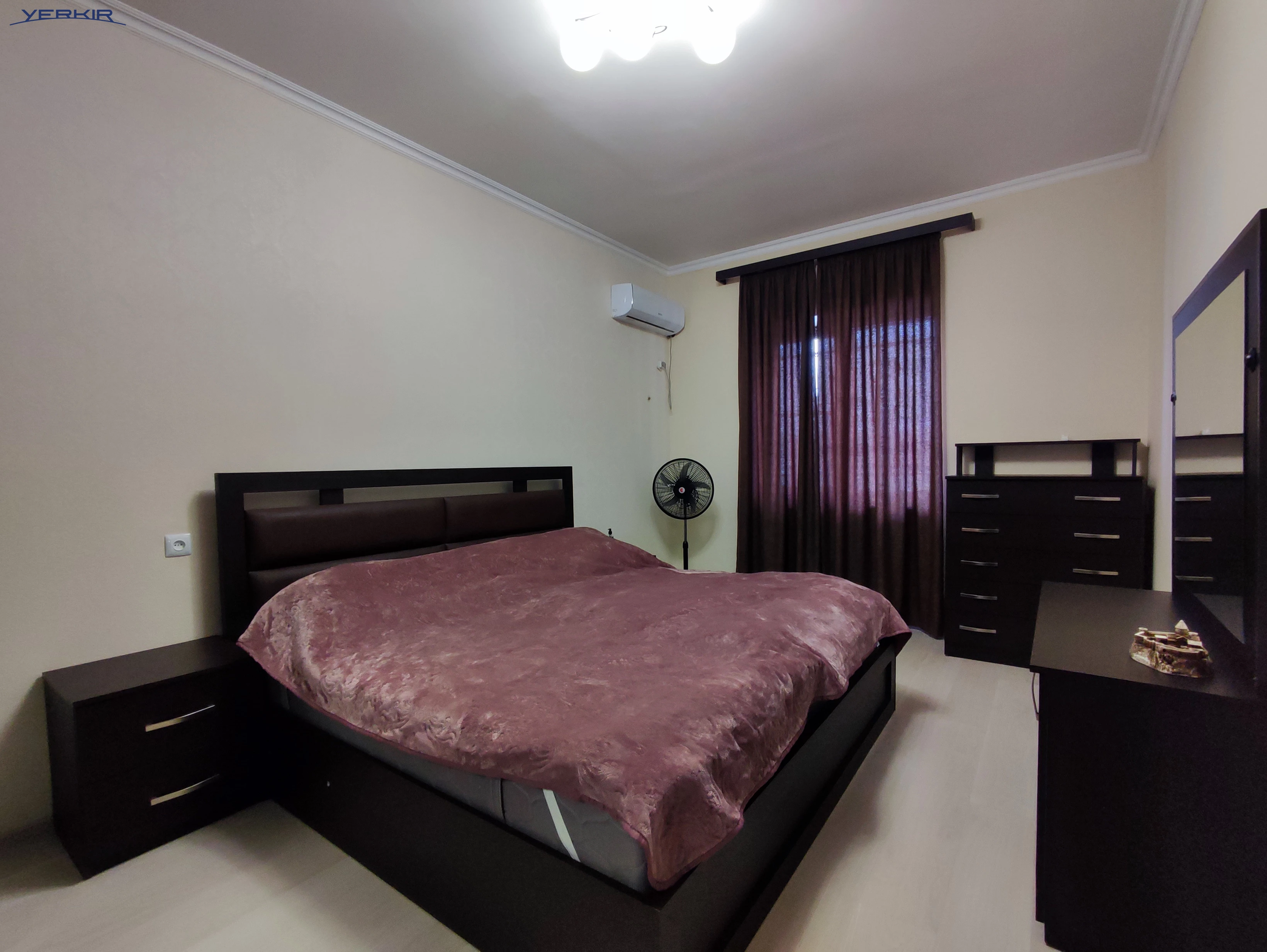 Առանձնատներ Կոդ` 4+515957