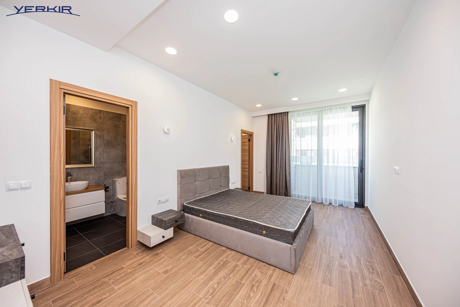 Առանձնատներ Կոդ` 5+513738