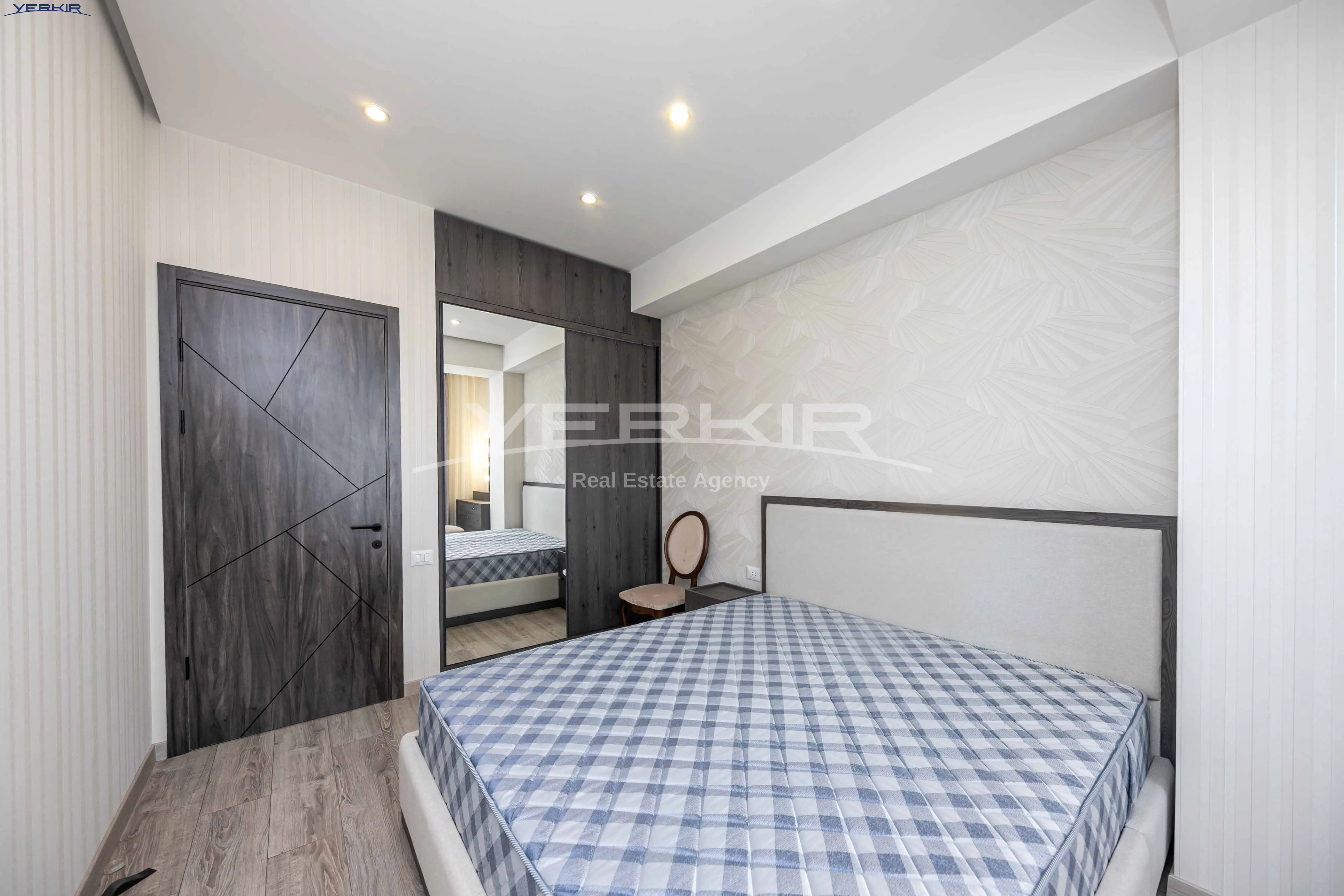 Apartments Code: 1+4489807