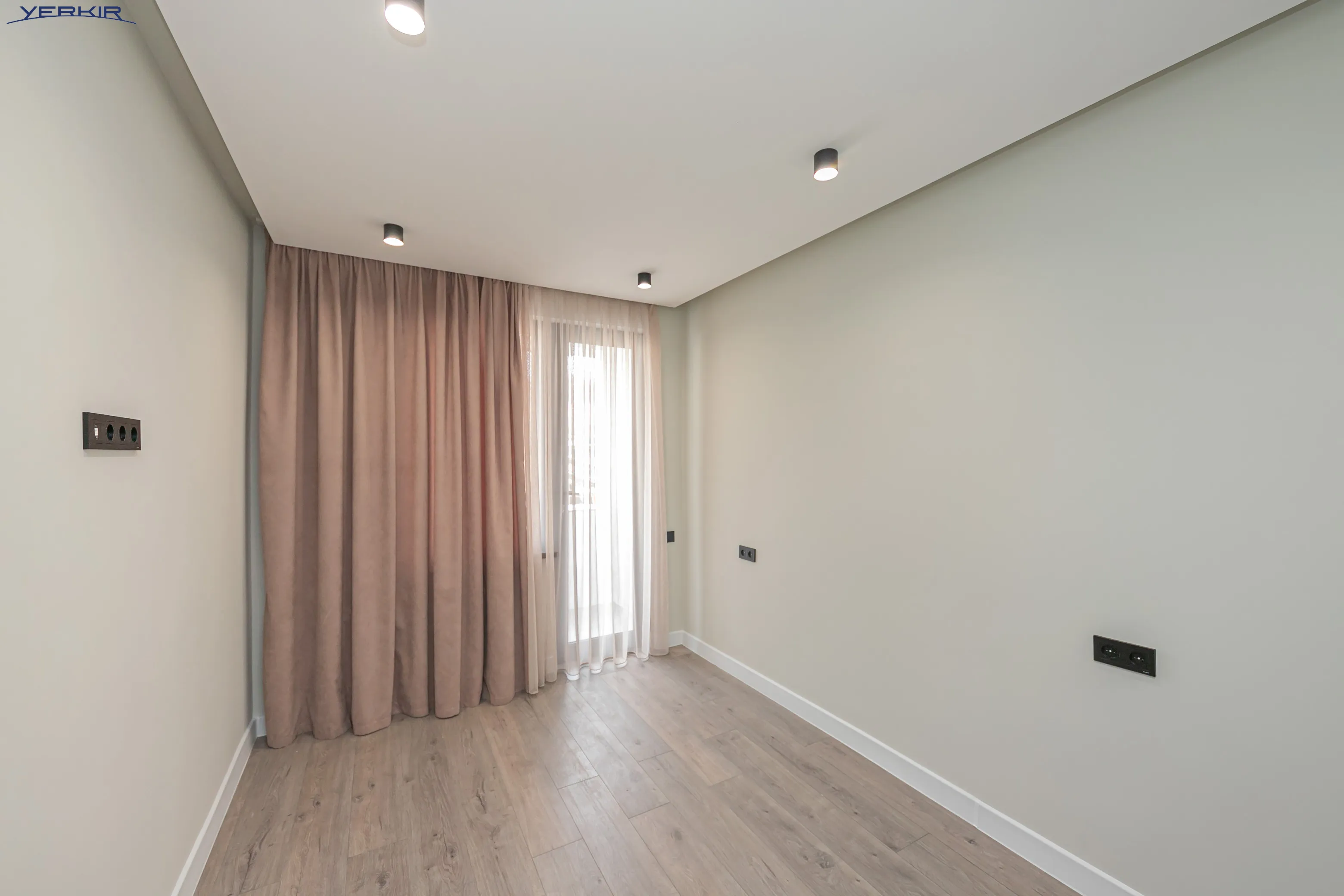 Բնակարաններ Կոդ` 5+1677608