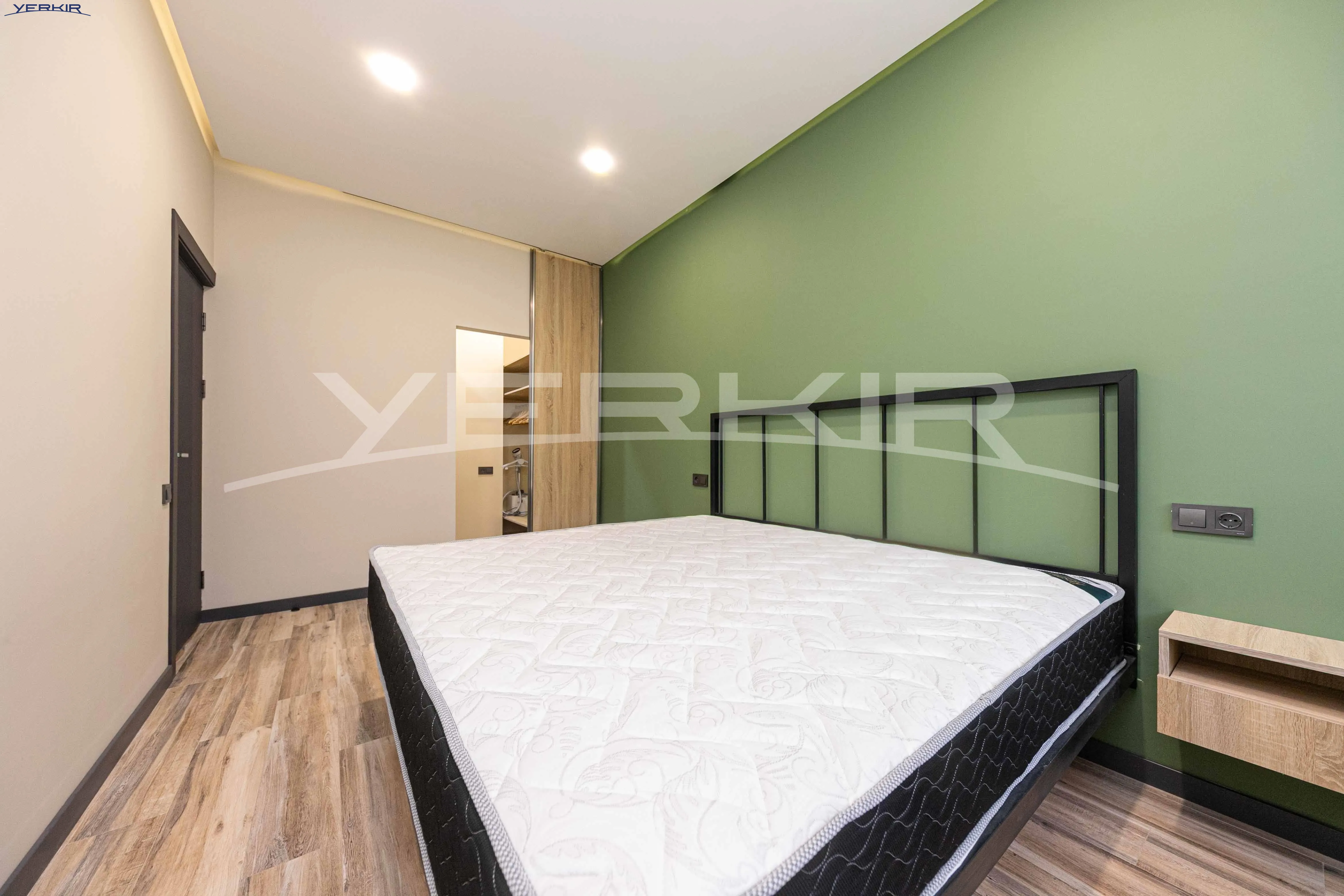 Apartments Code: 10+3921351