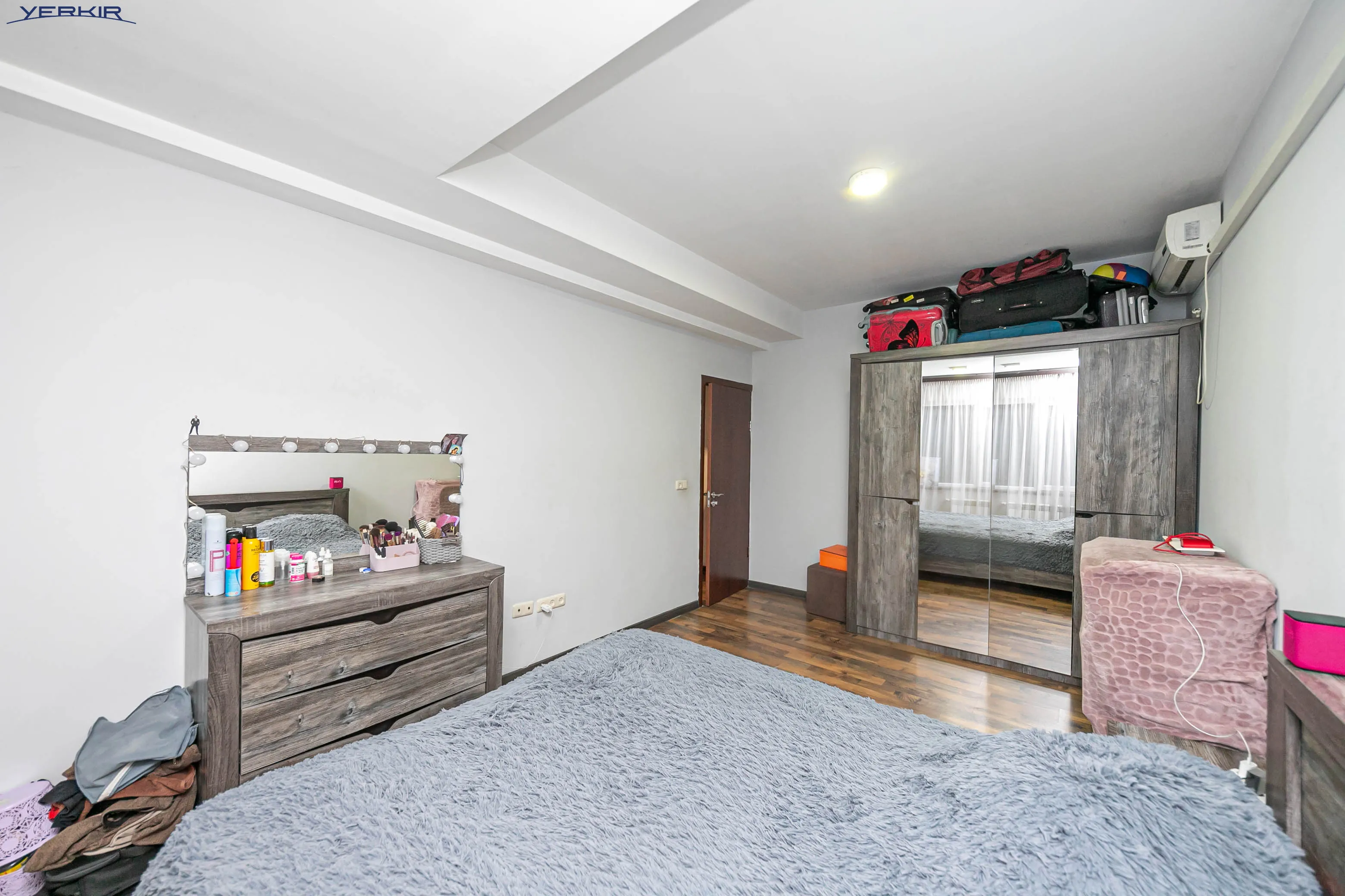 Apartments Code: 9+2383079