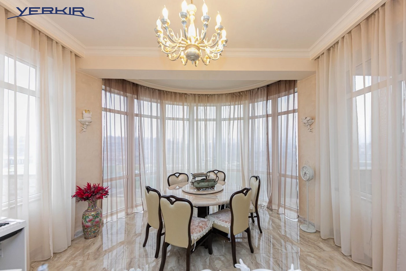 Apartments Code: 9+3558715