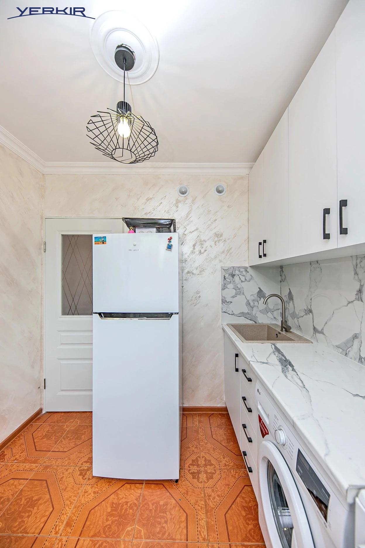 Apartments Code: 9+3737273