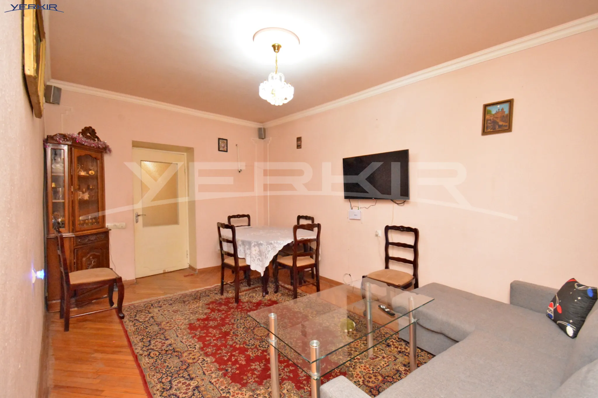 Apartments Code: 9+3136637