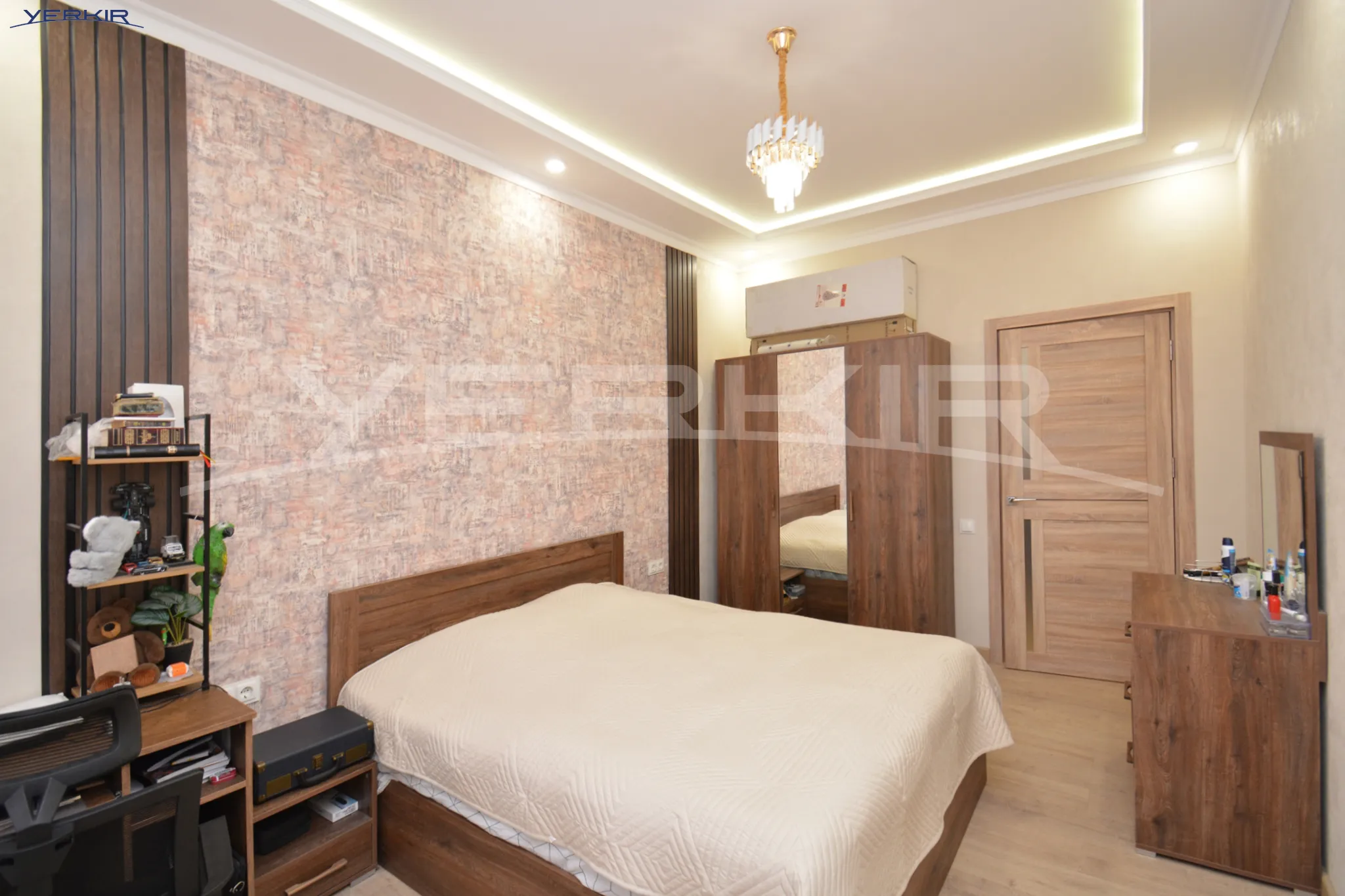 Բնակարաններ Կոդ` 9+3227654