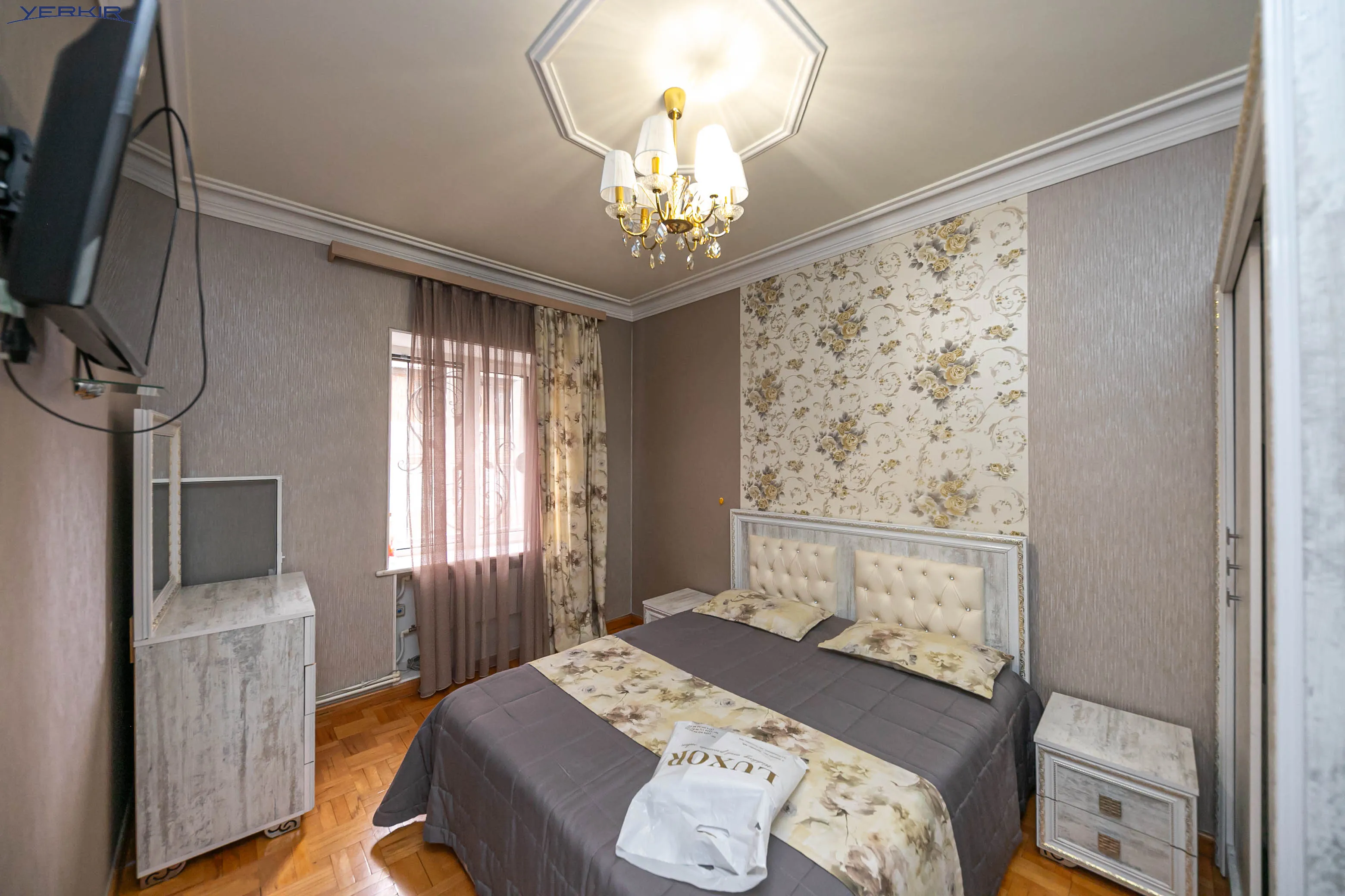 Houses Code: 9+5176260