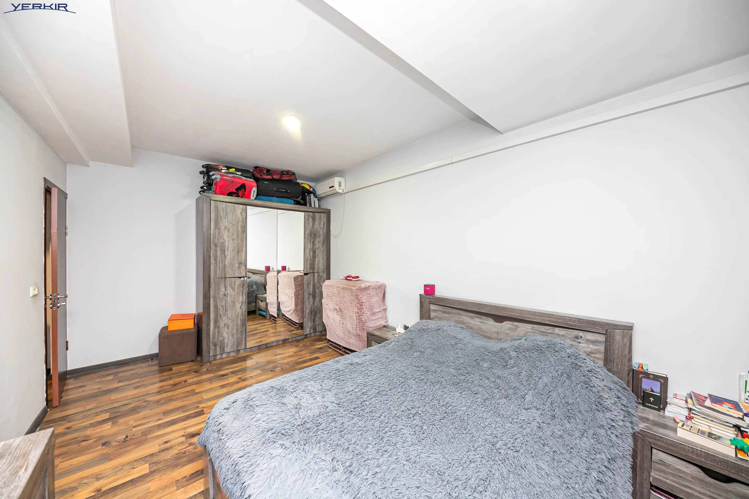 Apartments Code: 9+2383079