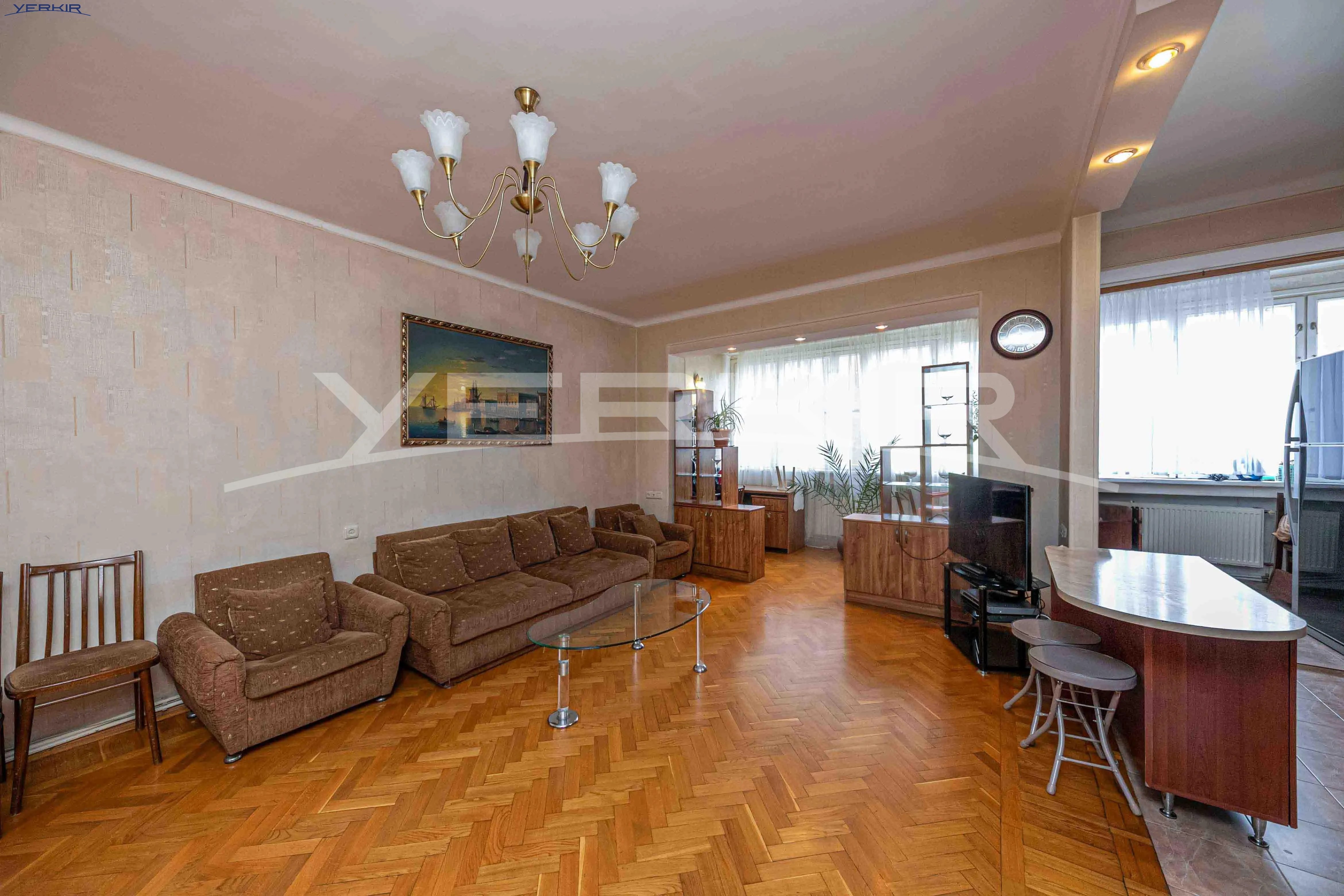 Apartments Code: 10+3472639
