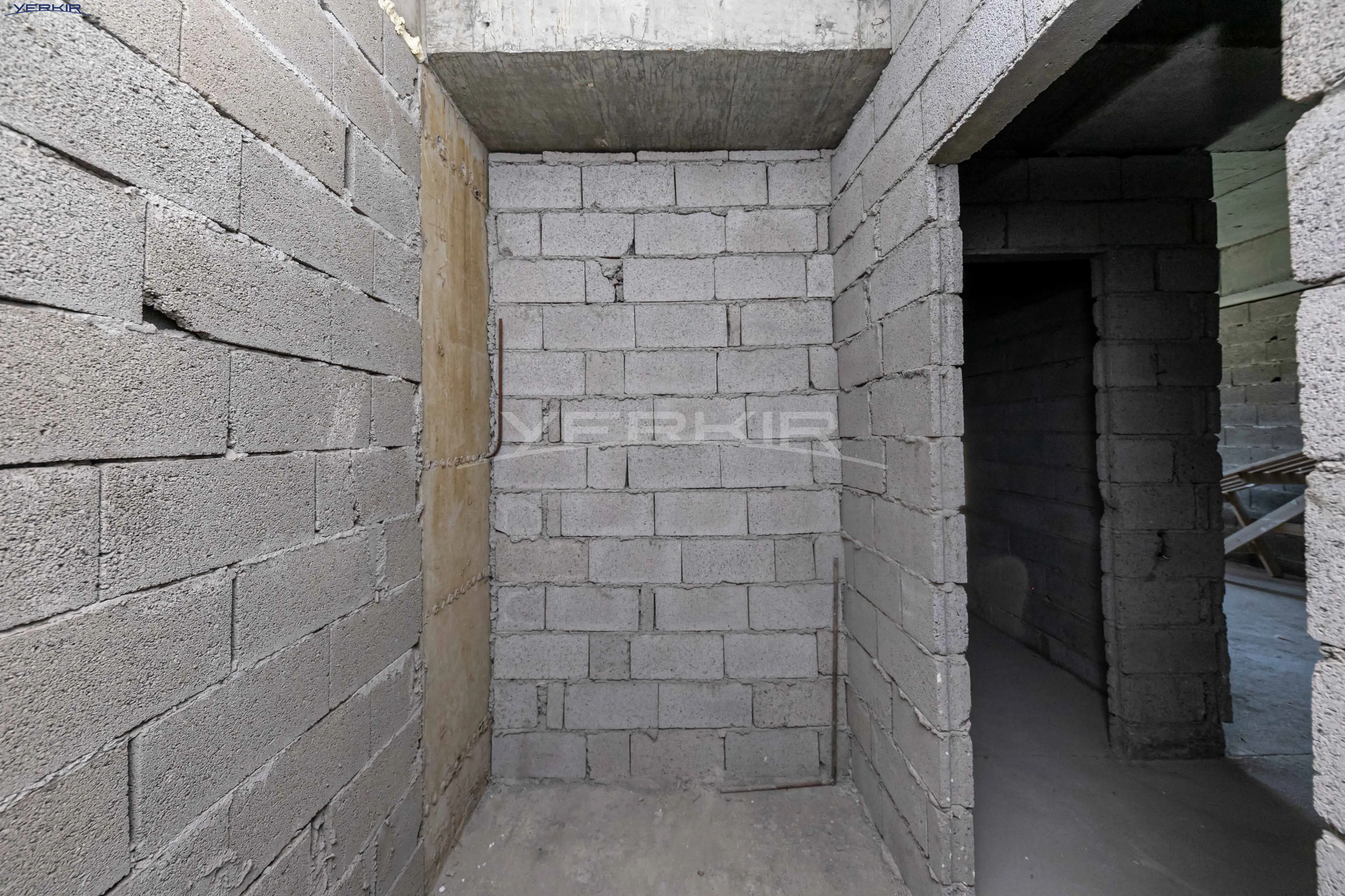Apartments Code: 9+2949935