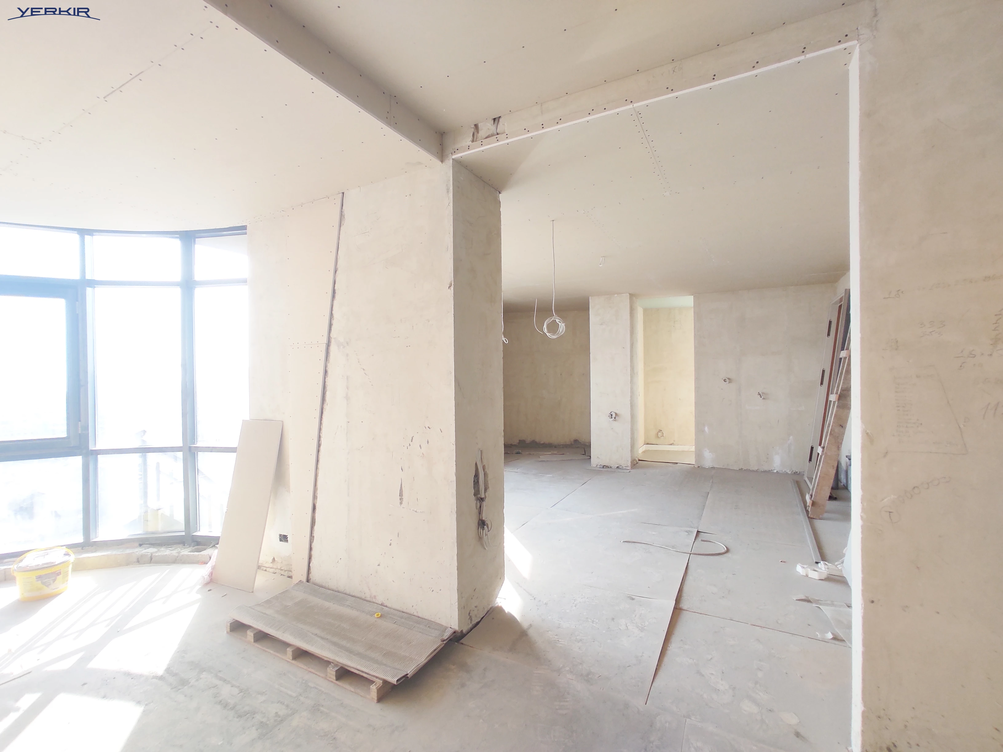 Apartments Code: 10+419142