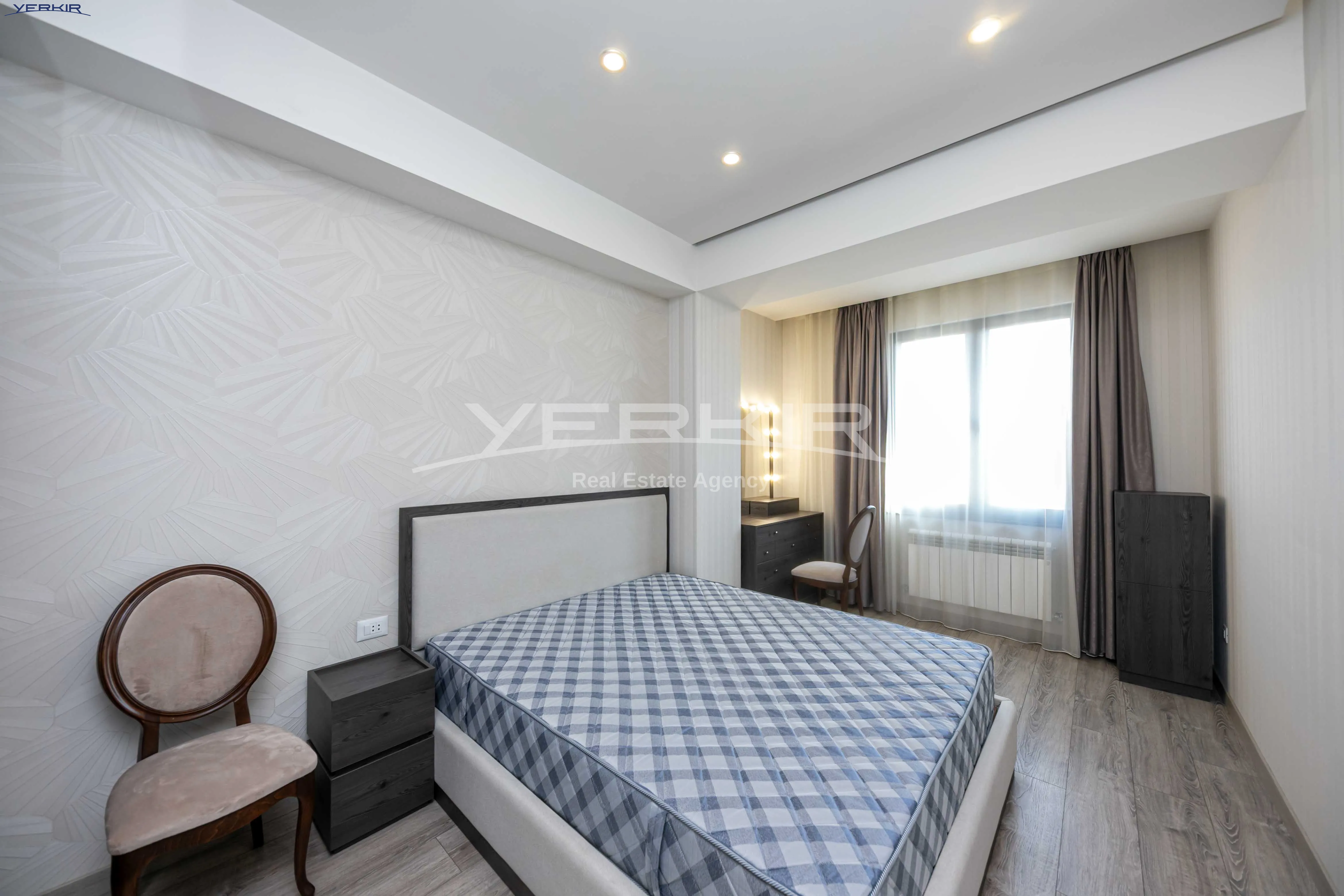 Apartments Code: 1+4489807