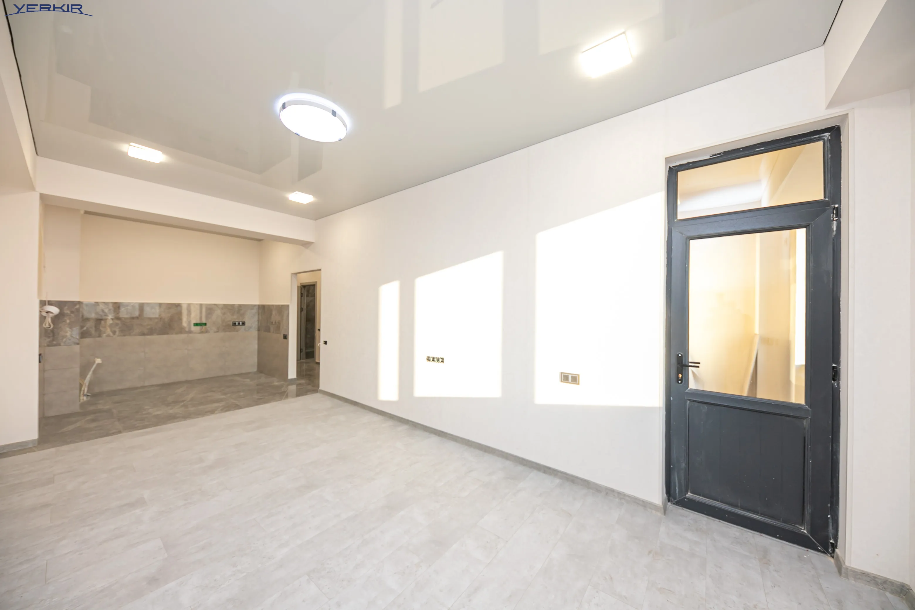 Apartments Code: 9+2676415