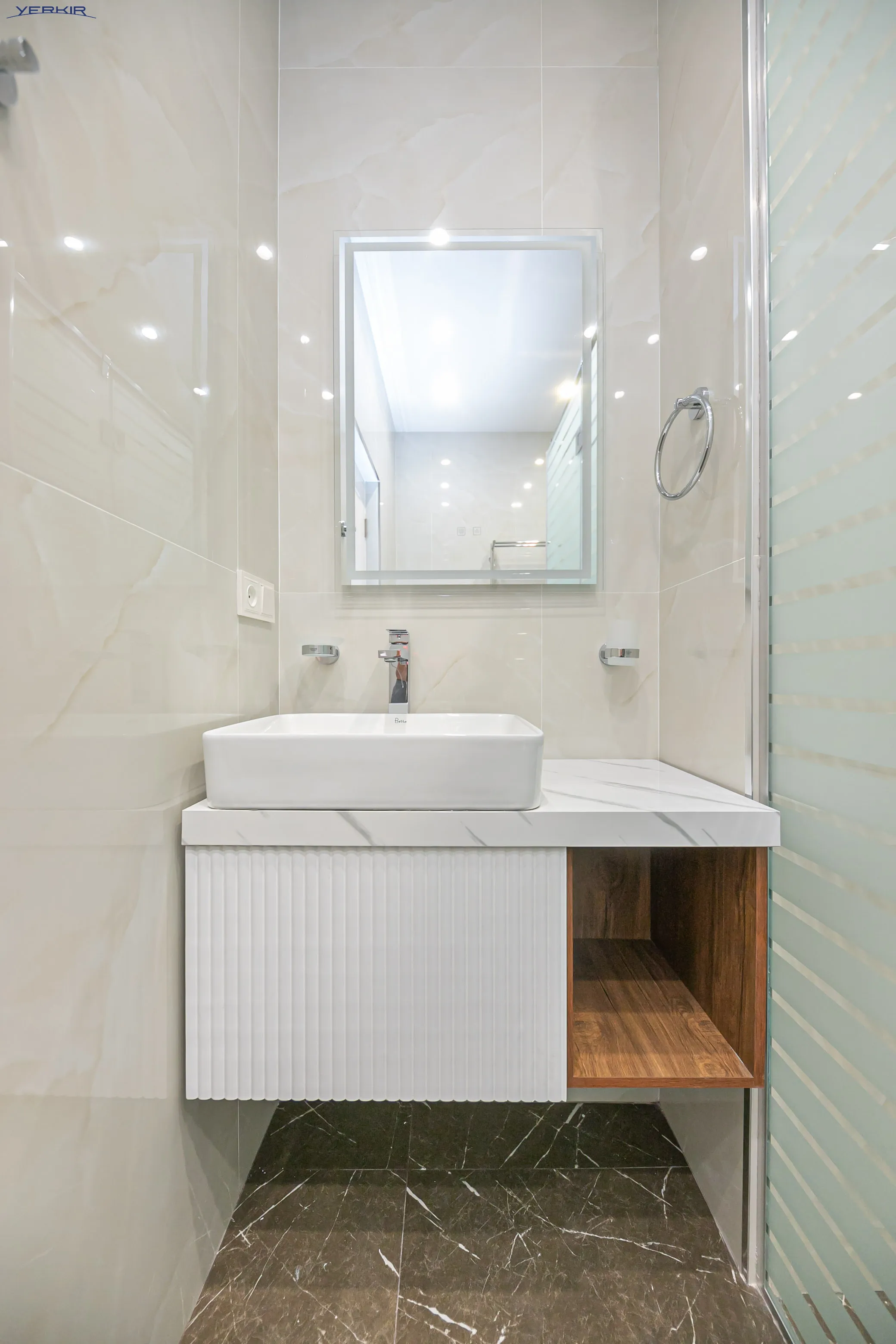 Apartments Code: 9+1527401