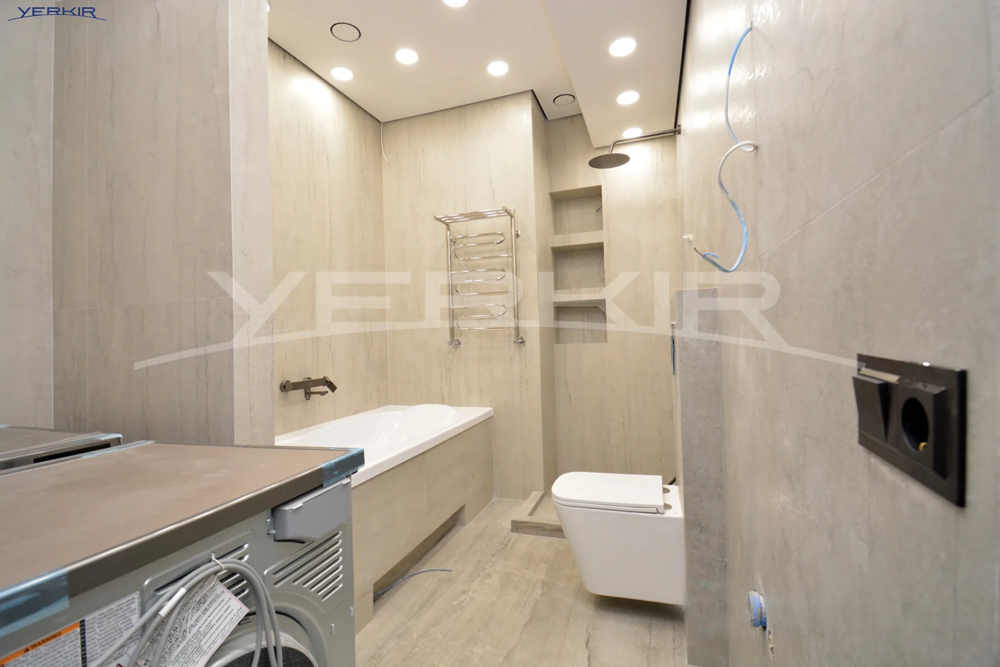 Apartments Code: 9+2424406