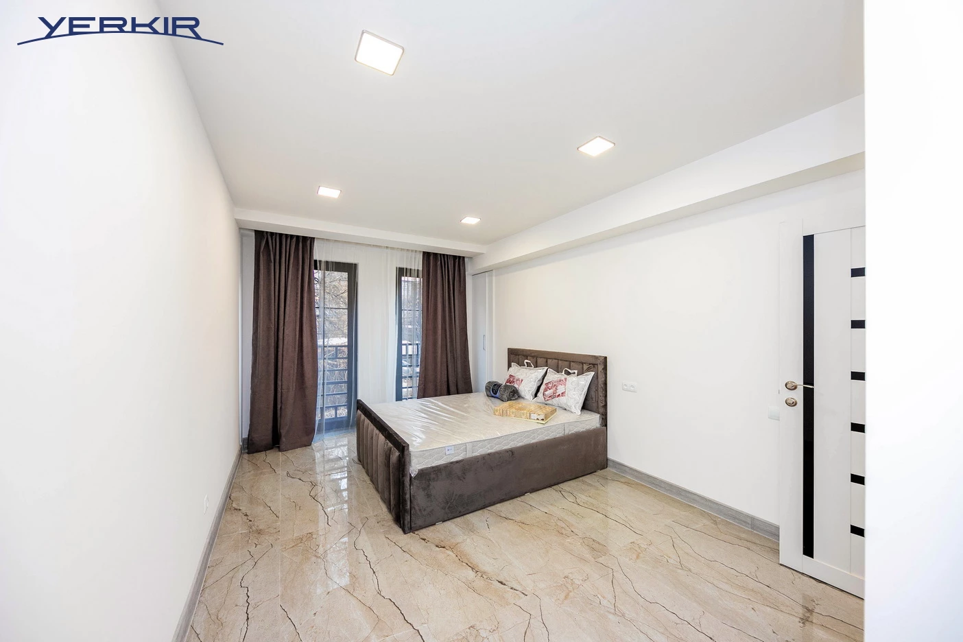 Բնակարաններ Կոդ` 5+215285