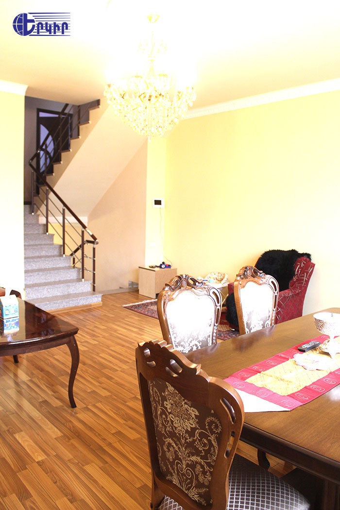 Առանձնատներ Կոդ` 9+50125