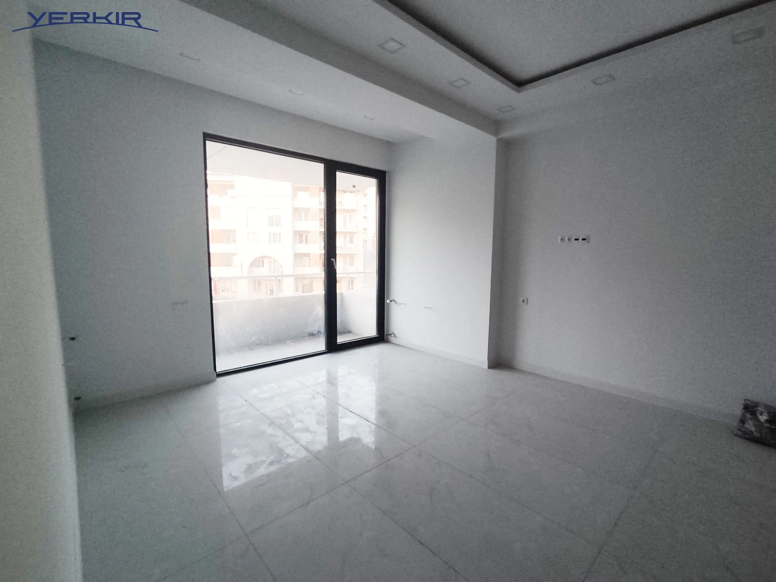 Apartments Code: 9+214878