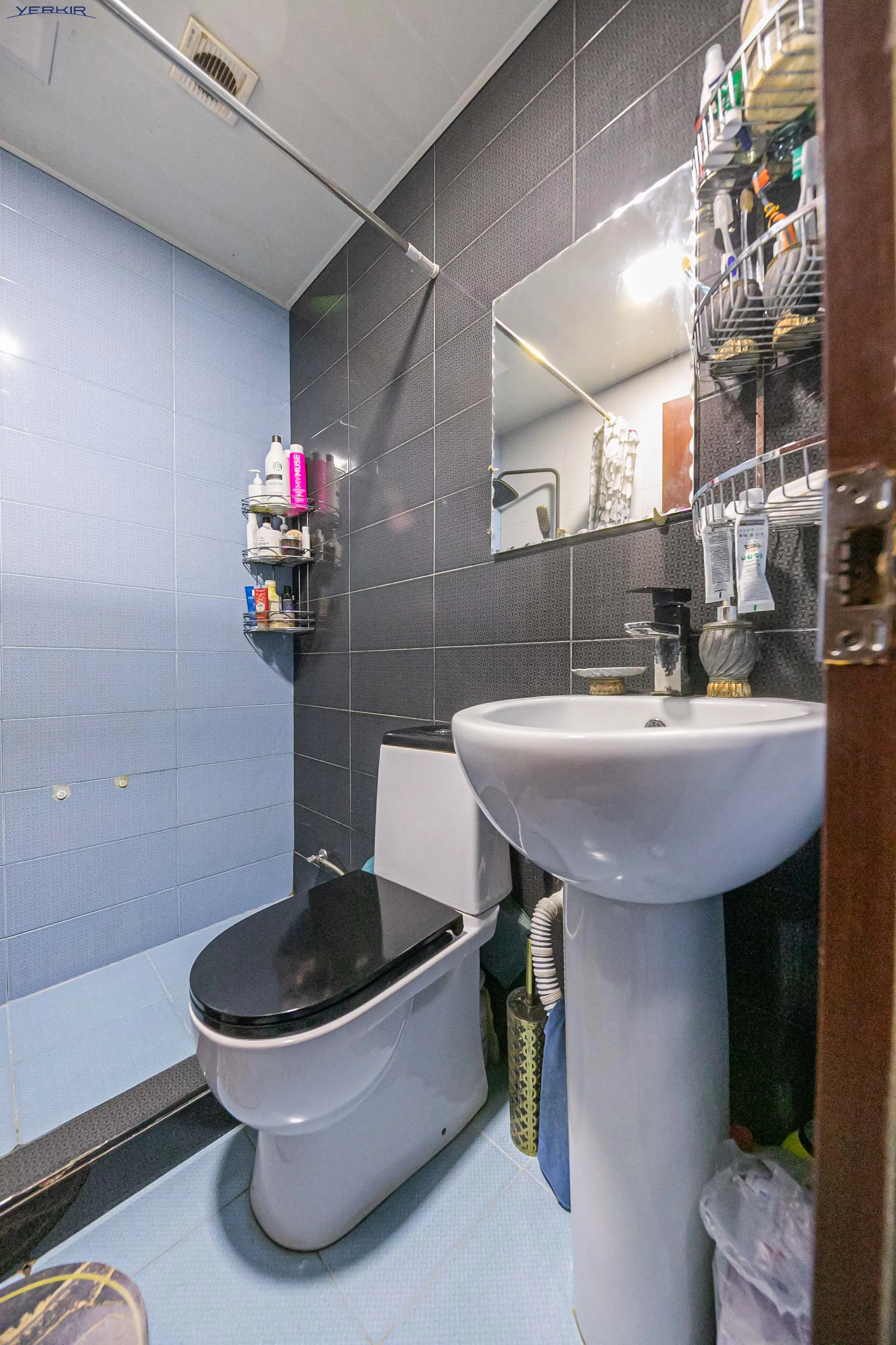 Apartments Code: 9+2383079