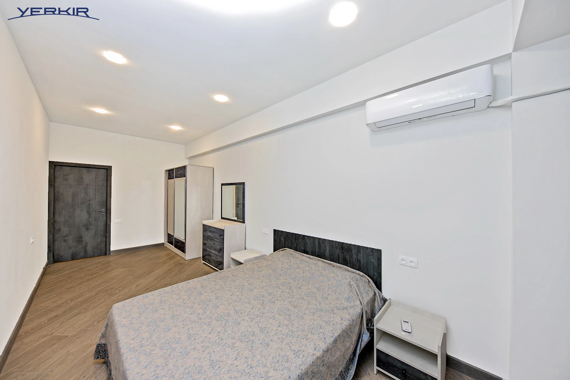 Բնակարաններ Կոդ` 5+216437