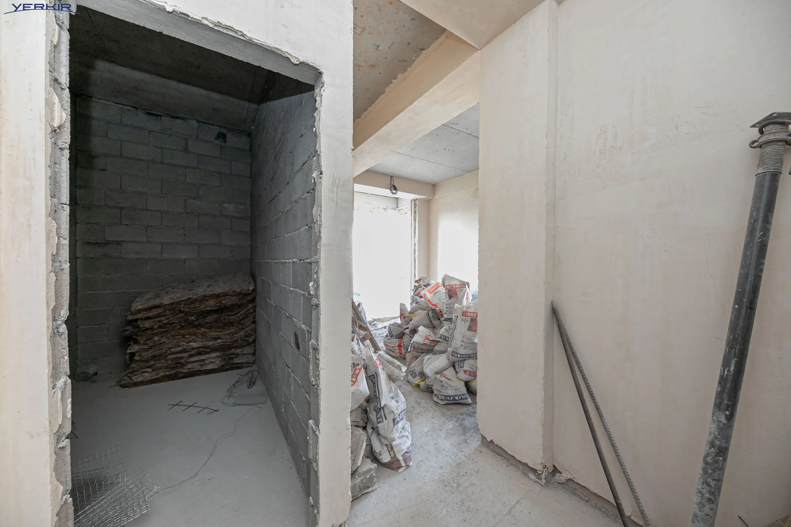 Apartments Code: 9+3570103