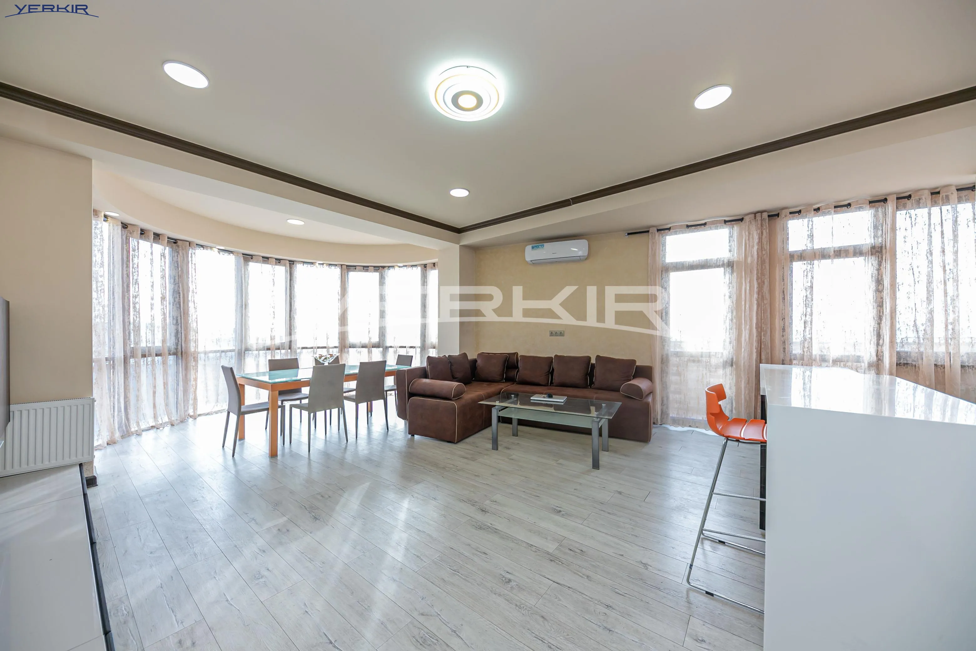 Apartments Code: 10+3701349