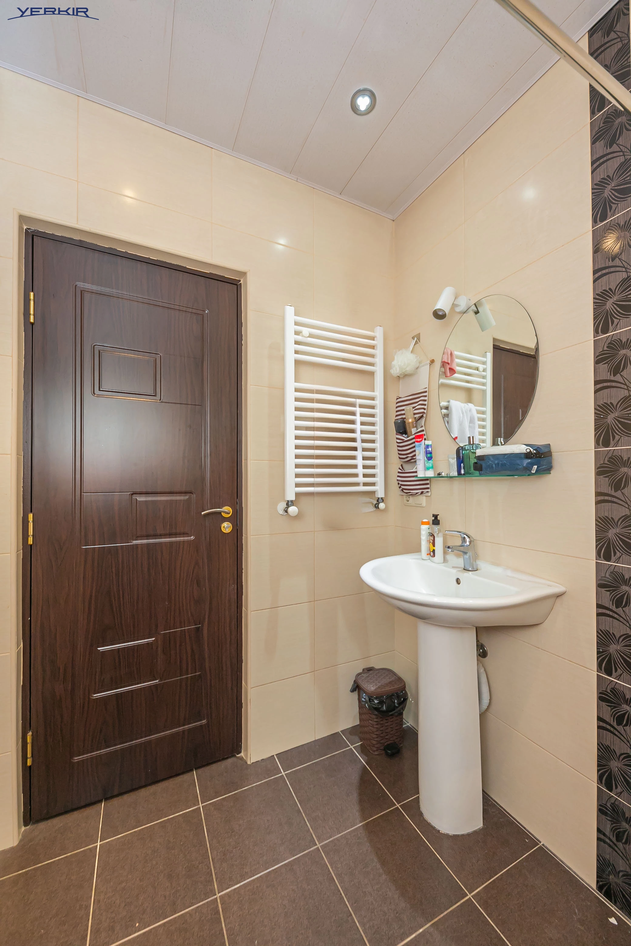 Apartments Code: 5+321677