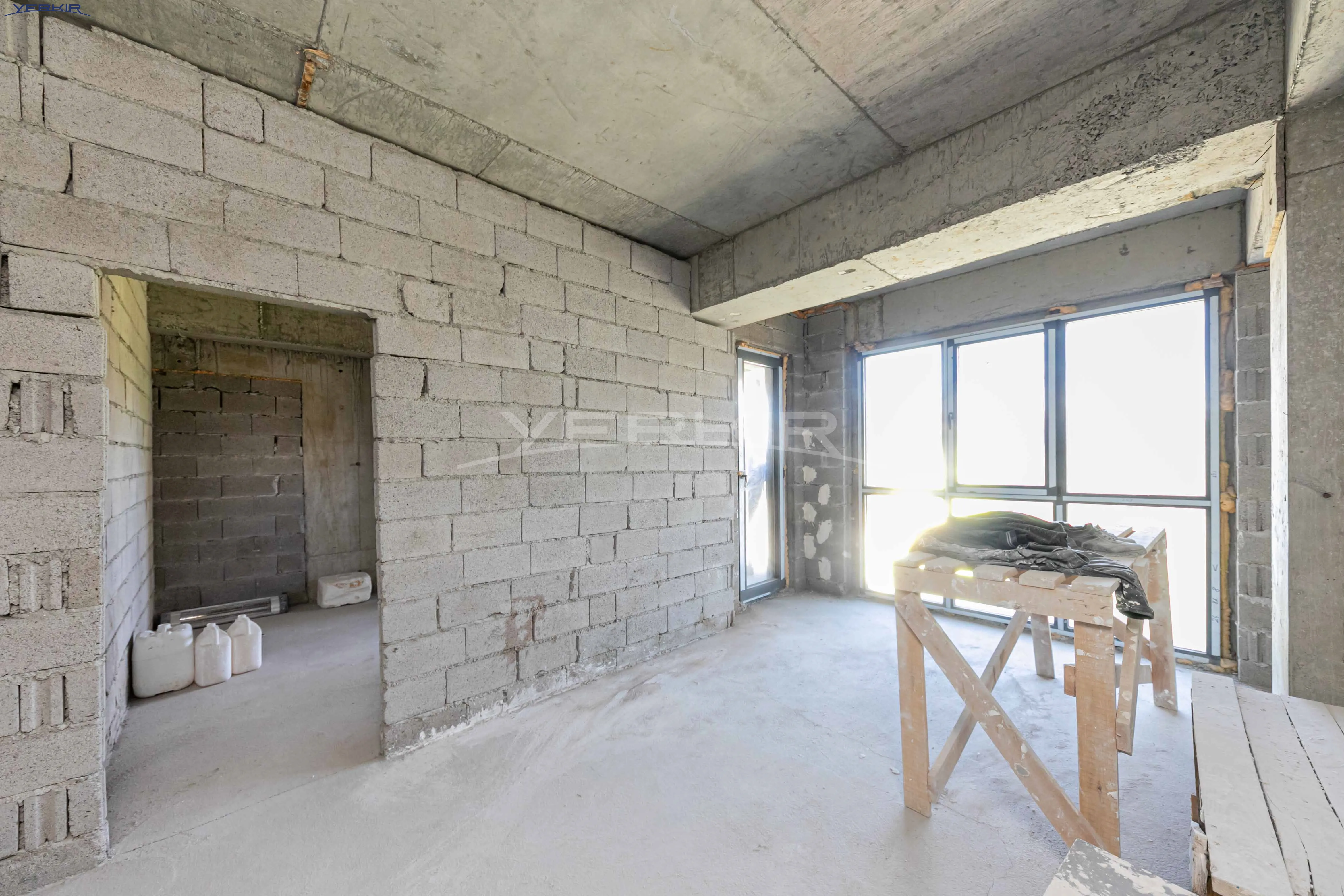 Apartments Code: 9+2949935