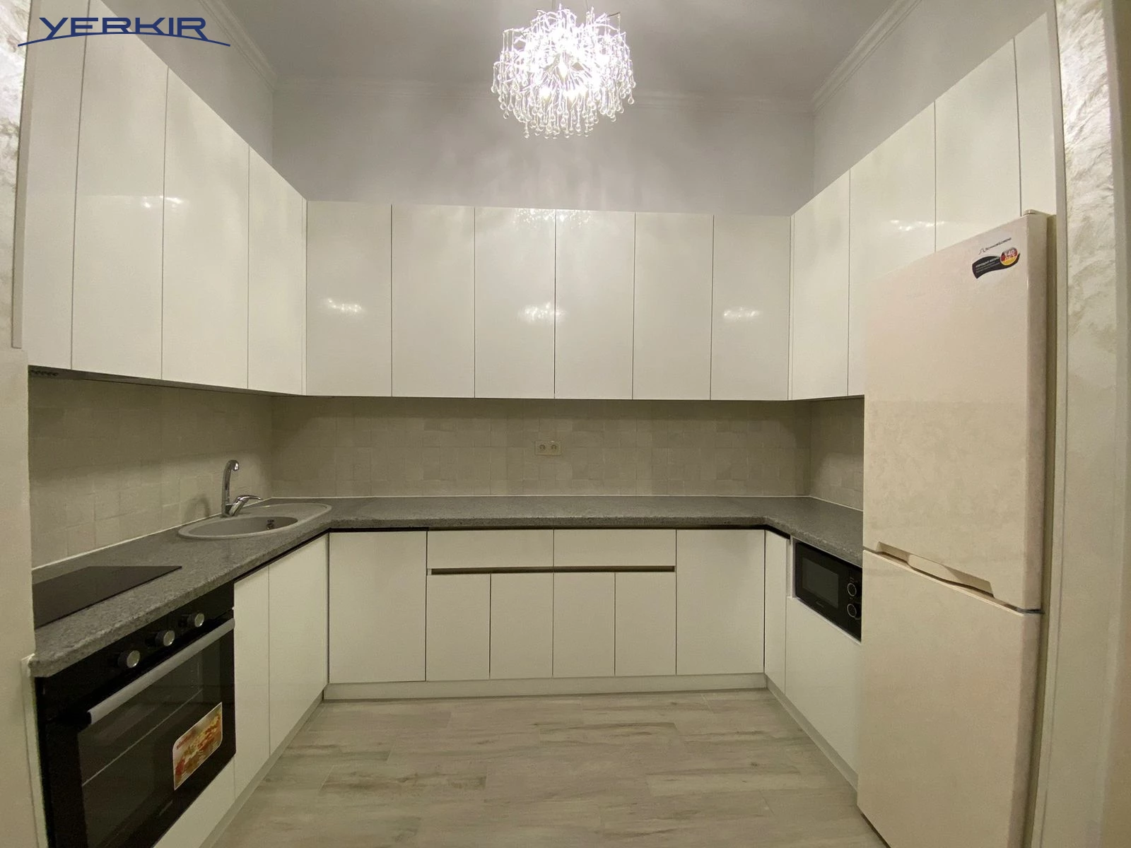 Բնակարաններ Կոդ` 8+318510