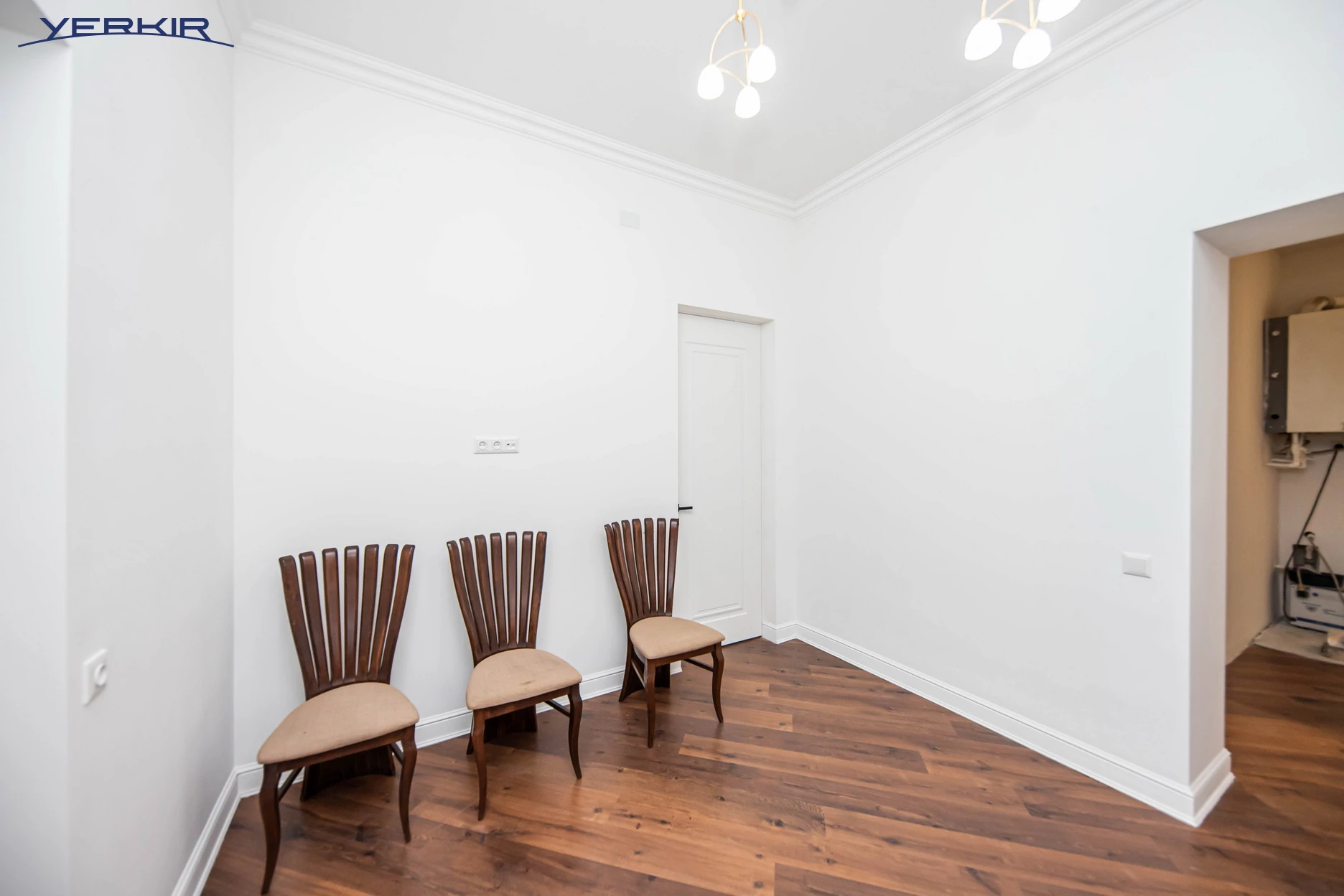 Apartments Code: 5+418467