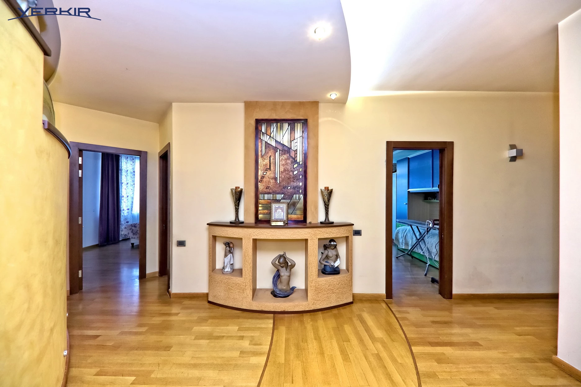 Apartments Code: 1+8347796